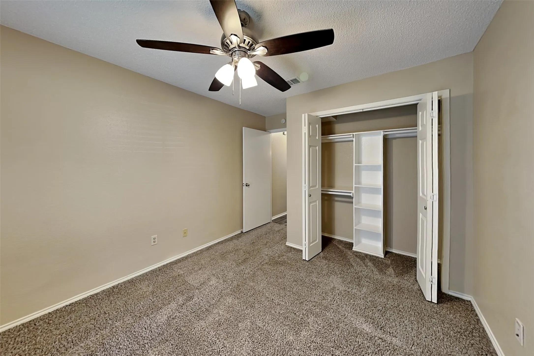 Single Family Residence For Rent in Denton County , 1112 Colony Street, Flower Mound, Texas 75028, 3 Bedroom, 2 Bathroom, 2 Garage spaces, 1,641 Sqft, built in 1985, mls#21367720, Real Estate Agent in Flower Mound, Homes For Rent in Denton county, Homes For Rent in Flower Mound, Realtor in Flower Mound Texas, Real Estate Brokerage Independent Realty Texas, Luminita Cordes Realtor