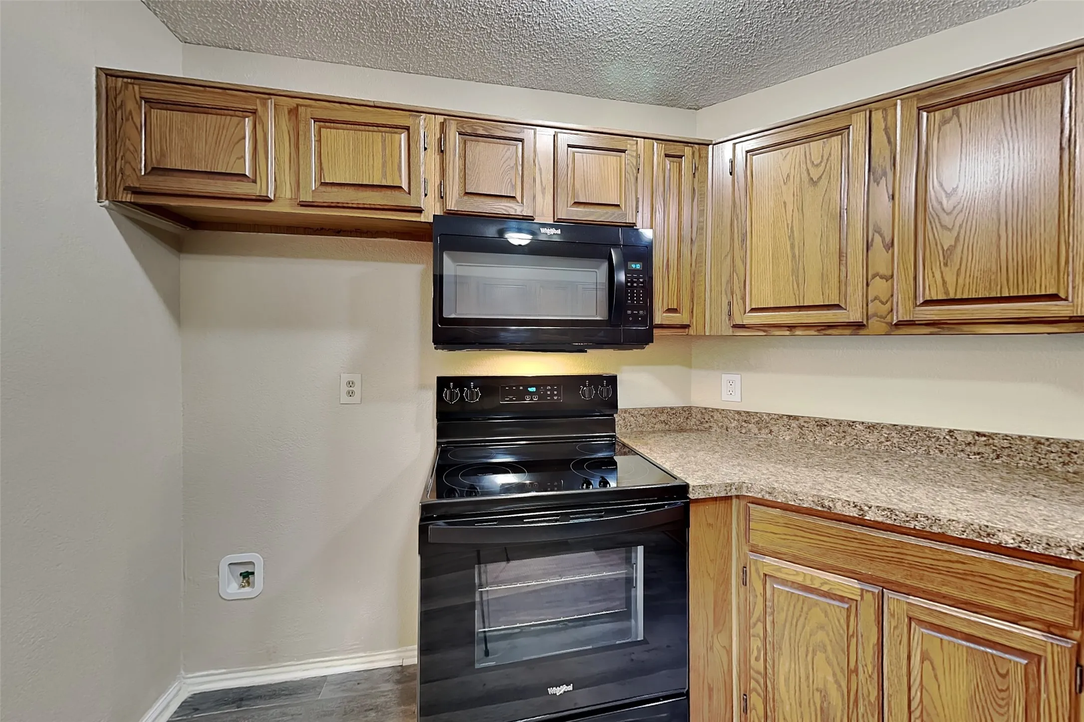 Single Family Residence For Rent in Denton County , 1112 Colony Street, Flower Mound, Texas 75028, 3 Bedroom, 2 Bathroom, 2 Garage spaces, 1,641 Sqft, built in 1985, mls#21367720, Real Estate Agent in Flower Mound, Homes For Rent in Denton county, Homes For Rent in Flower Mound, Realtor in Flower Mound Texas, Real Estate Brokerage Independent Realty Texas, Luminita Cordes Realtor