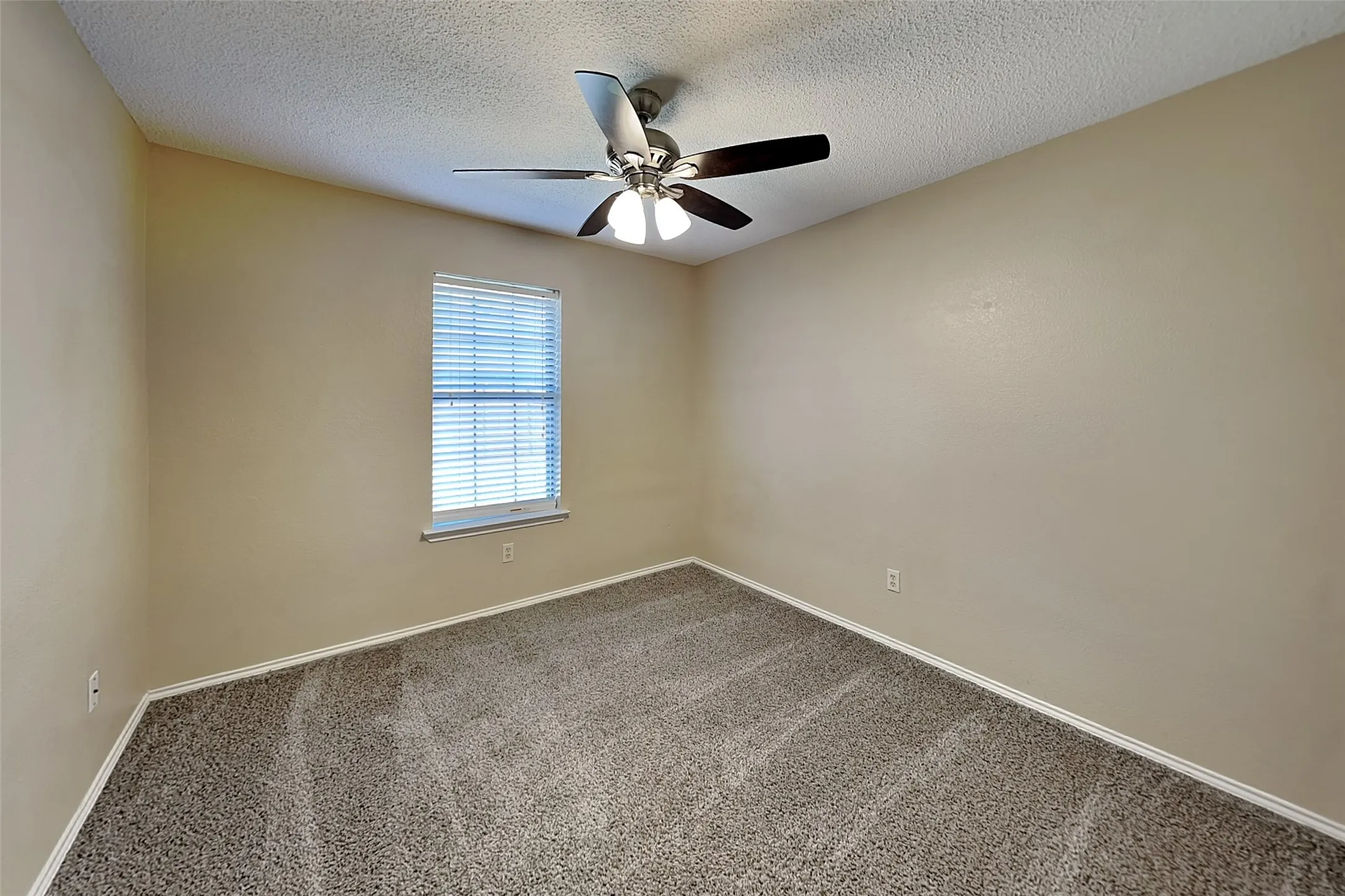 Single Family Residence For Rent in Denton County , 1112 Colony Street, Flower Mound, Texas 75028, 3 Bedroom, 2 Bathroom, 2 Garage spaces, 1,641 Sqft, built in 1985, mls#21367720, Real Estate Agent in Flower Mound, Homes For Rent in Denton county, Homes For Rent in Flower Mound, Realtor in Flower Mound Texas, Real Estate Brokerage Independent Realty Texas, Luminita Cordes Realtor