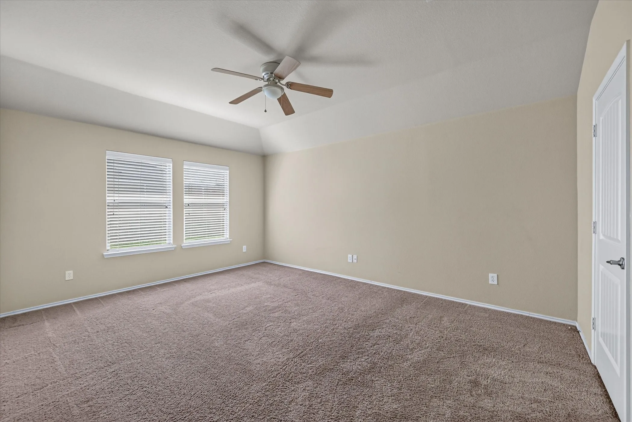 Single Family Residence For Rent in Denton County , 14911 Riverside Drive, Little Elm, Texas 75068, 3 Bedroom, 2 Bathroom, 2 Garage spaces, 1,882 Sqft, built in 2010, mls#21367710, Real Estate Agent in Little Elm, Homes For Rent in Denton county, Homes For Rent in Little Elm, Realtor in Little Elm Texas, Real Estate Brokerage Independent Realty Texas, Luminita Cordes Realtor