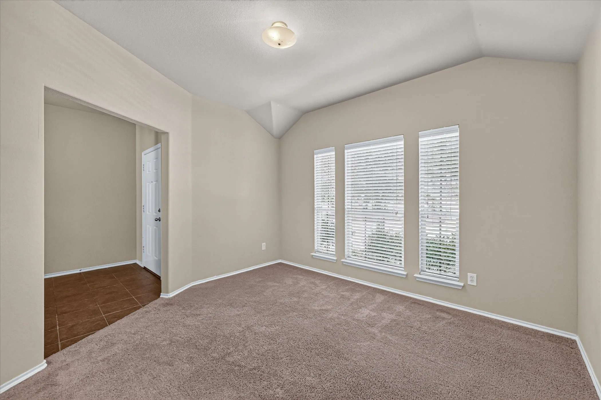Single Family Residence For Rent in Denton County , 14911 Riverside Drive, Little Elm, Texas 75068, 3 Bedroom, 2 Bathroom, 2 Garage spaces, 1,882 Sqft, built in 2010, mls#21367710, Real Estate Agent in Little Elm, Homes For Rent in Denton county, Homes For Rent in Little Elm, Realtor in Little Elm Texas, Real Estate Brokerage Independent Realty Texas, Luminita Cordes Realtor