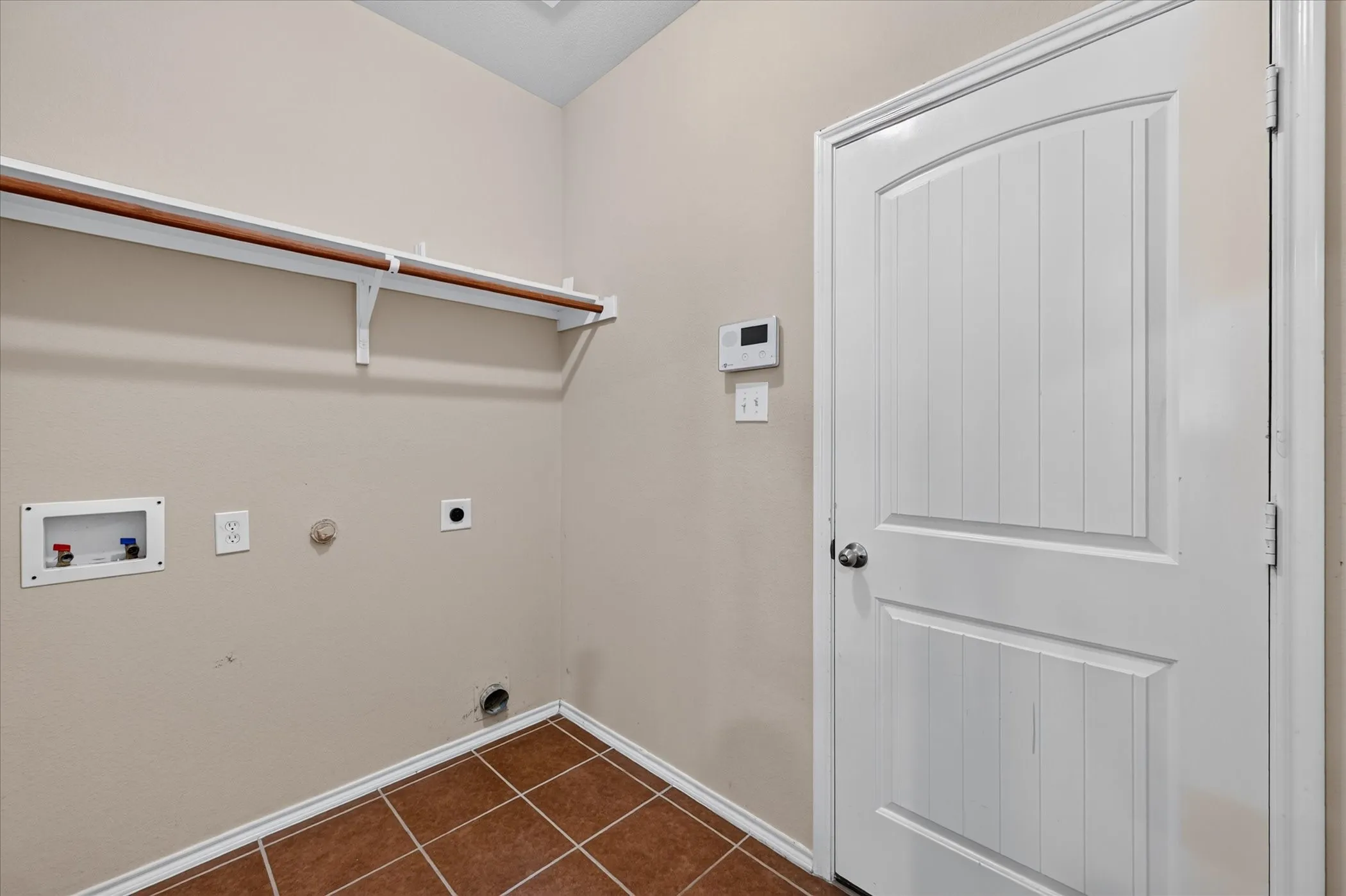 Single Family Residence For Rent in Denton County , 14911 Riverside Drive, Little Elm, Texas 75068, 3 Bedroom, 2 Bathroom, 2 Garage spaces, 1,882 Sqft, built in 2010, mls#21367710, Real Estate Agent in Little Elm, Homes For Rent in Denton county, Homes For Rent in Little Elm, Realtor in Little Elm Texas, Real Estate Brokerage Independent Realty Texas, Luminita Cordes Realtor