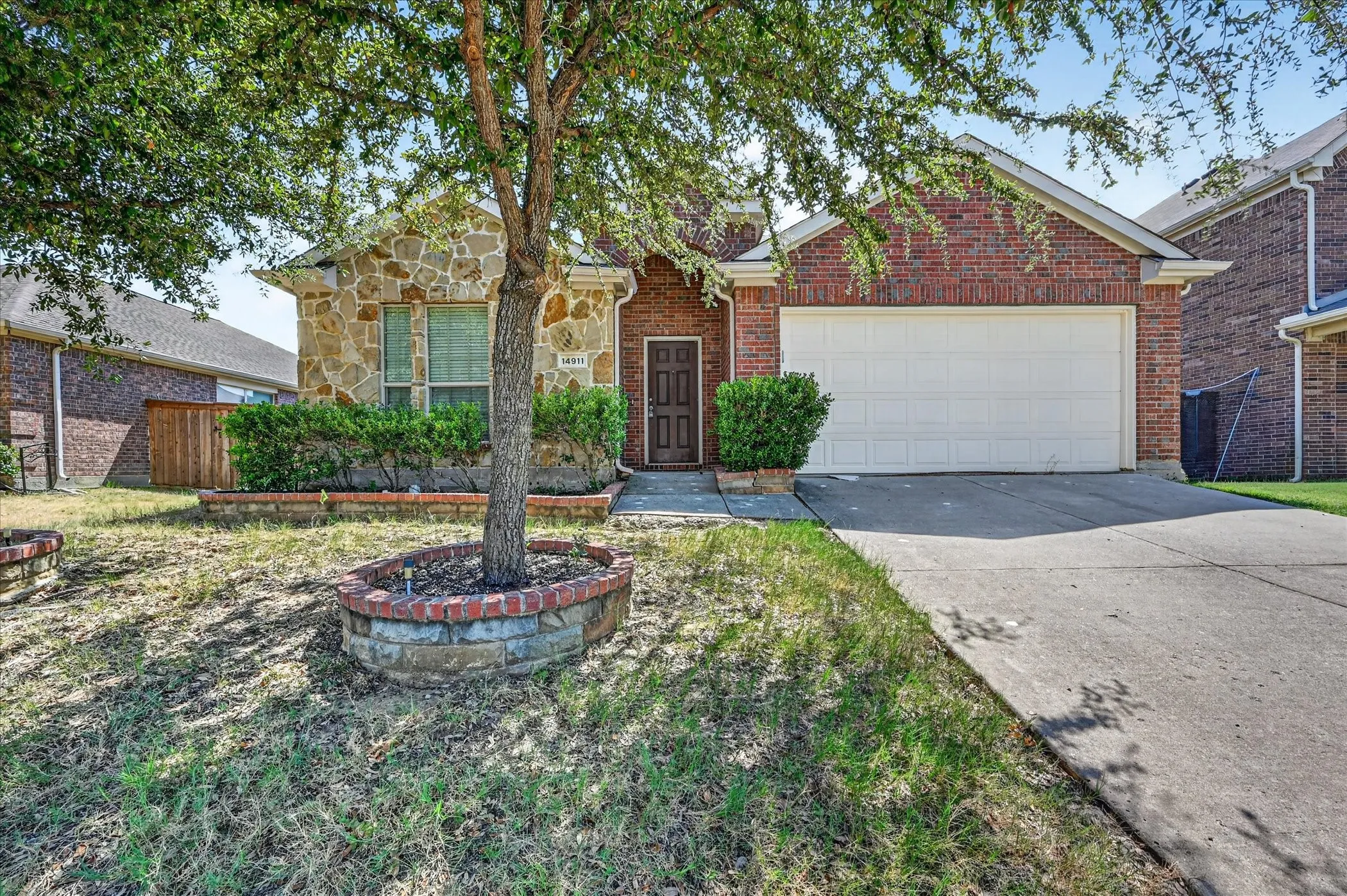 Single Family Residence For Rent in Denton County , 14911 Riverside Drive, Little Elm, Texas 75068, 3 Bedroom, 2 Bathroom, 2 Garage spaces, 1,882 Sqft, built in 2010, mls#21367710, Real Estate Agent in Little Elm, Homes For Rent in Denton county, Homes For Rent in Little Elm, Realtor in Little Elm Texas, Real Estate Brokerage Independent Realty Texas, Luminita Cordes Realtor