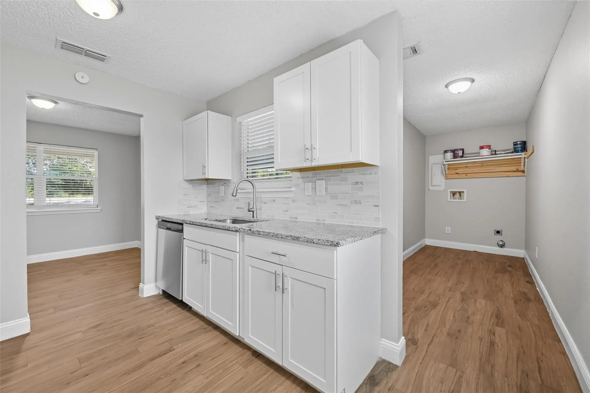 Single Family Residence For Sale in Collin County , 1166 N Business Highway 78, Blue Ridge, Texas 75424, 3 Bedroom, 1 Bathroom, Garage spaces, 1,250 Sqft, built in 1980, mls#21367731, Real Estate Agent in Blue Ridge, Homes For Sale in Collin county, Homes For Sale in Blue Ridge, Realtor in Blue Ridge Texas, Real Estate Brokerage Independent Realty Texas, Luminita Cordes Realtor