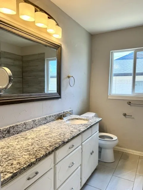 Single Family Residence For Sale in Tarrant County , 3912 Shawnee Trail, Lake Worth, Texas 76135, 3 Bedroom, 2 Bathroom, 2 Garage spaces, 1,343 Sqft, built in 1961, mls#21329202, Real Estate Agent in Lake Worth, Homes For Sale in Tarrant county, Homes For Sale in Lake Worth, Realtor in Lake Worth Texas, Real Estate Brokerage Independent Realty Texas, Luminita Cordes Realtor