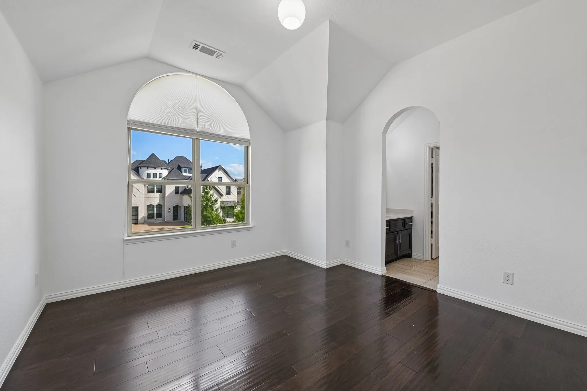 Single Family Residence For Rent in Denton County , 720 Yarrow Street, Little Elm, Texas 75068, 6 Bedroom, 4 Bathroom, 2 Garage spaces, 4,287 Sqft, built in 2016, mls#21367741, Real Estate Agent in Little Elm, Homes For Rent in Denton county, Homes For Rent in Little Elm, Realtor in Little Elm Texas, Real Estate Brokerage Independent Realty Texas, Luminita Cordes Realtor