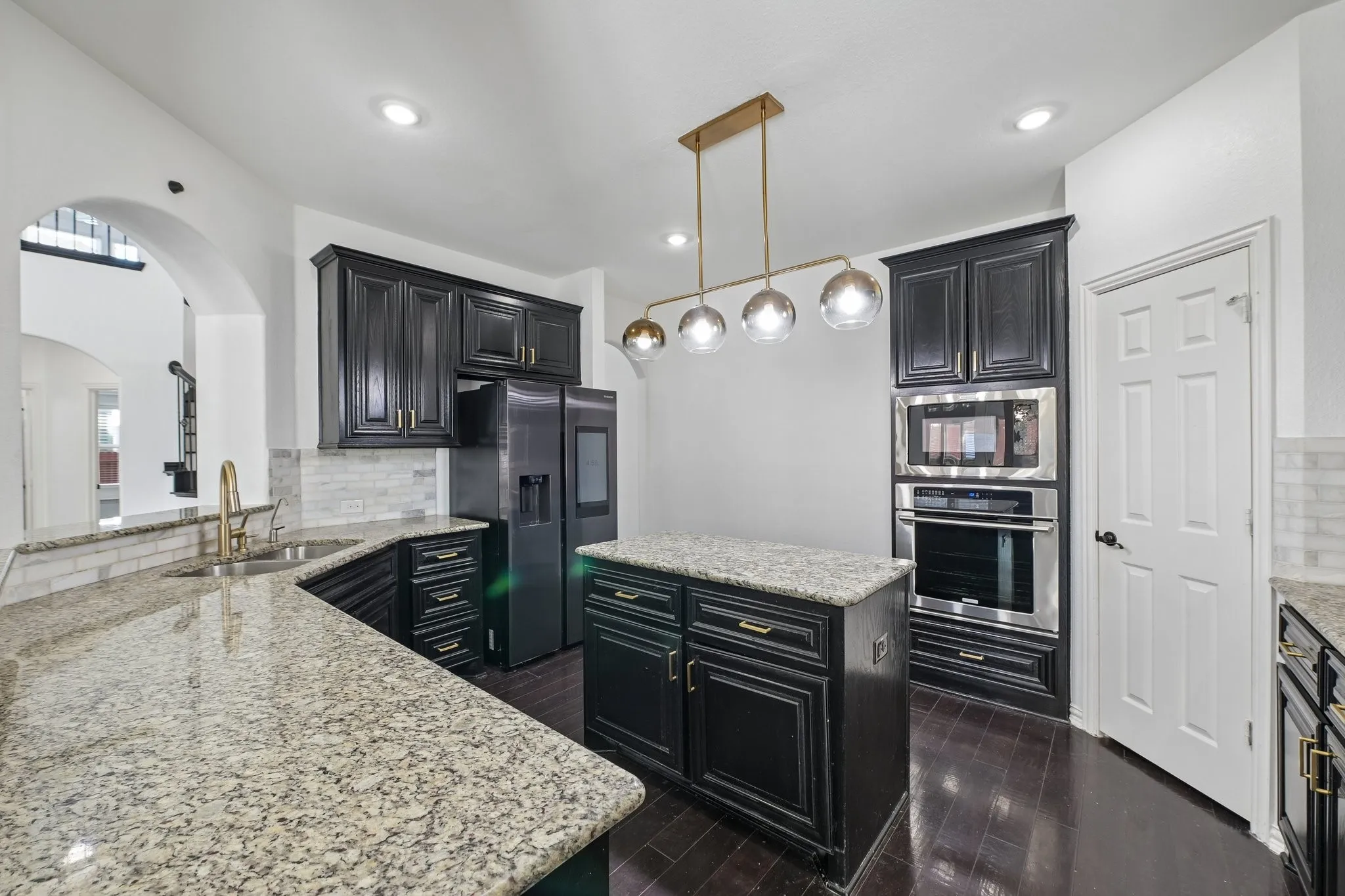 Single Family Residence For Rent in Denton County , 720 Yarrow Street, Little Elm, Texas 75068, 6 Bedroom, 4 Bathroom, 2 Garage spaces, 4,287 Sqft, built in 2016, mls#21367741, Real Estate Agent in Little Elm, Homes For Rent in Denton county, Homes For Rent in Little Elm, Realtor in Little Elm Texas, Real Estate Brokerage Independent Realty Texas, Luminita Cordes Realtor
