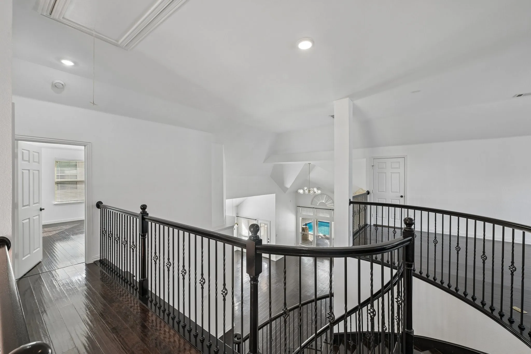 Single Family Residence For Rent in Denton County , 720 Yarrow Street, Little Elm, Texas 75068, 6 Bedroom, 4 Bathroom, 2 Garage spaces, 4,287 Sqft, built in 2016, mls#21367741, Real Estate Agent in Little Elm, Homes For Rent in Denton county, Homes For Rent in Little Elm, Realtor in Little Elm Texas, Real Estate Brokerage Independent Realty Texas, Luminita Cordes Realtor