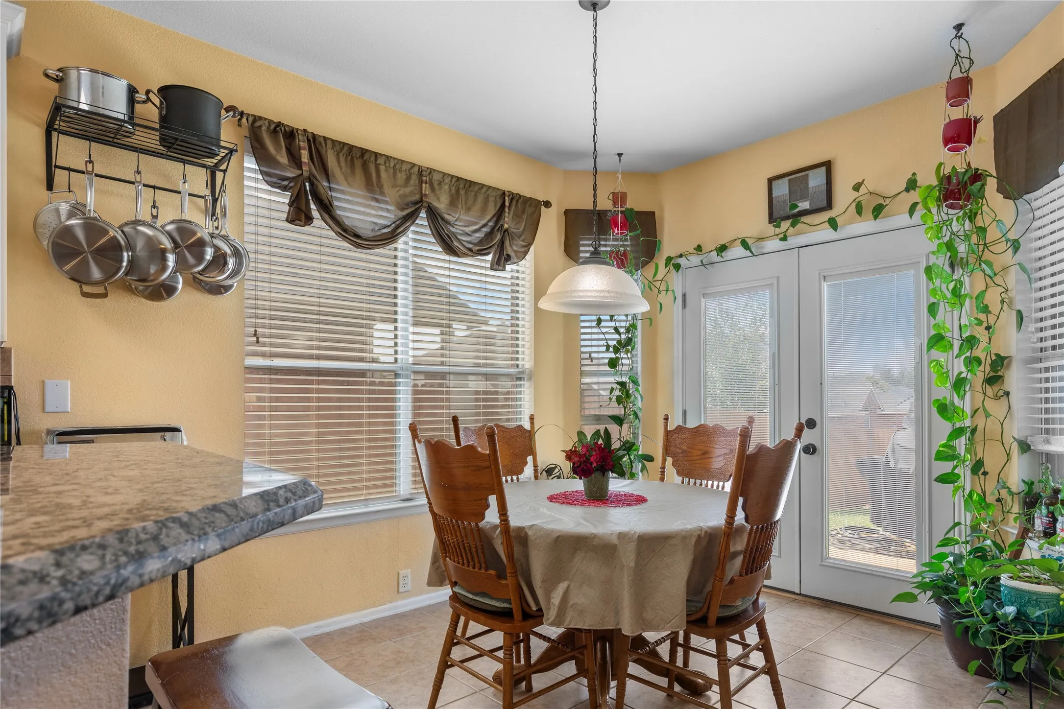Spacious breakfast area with easy access to the outdoors