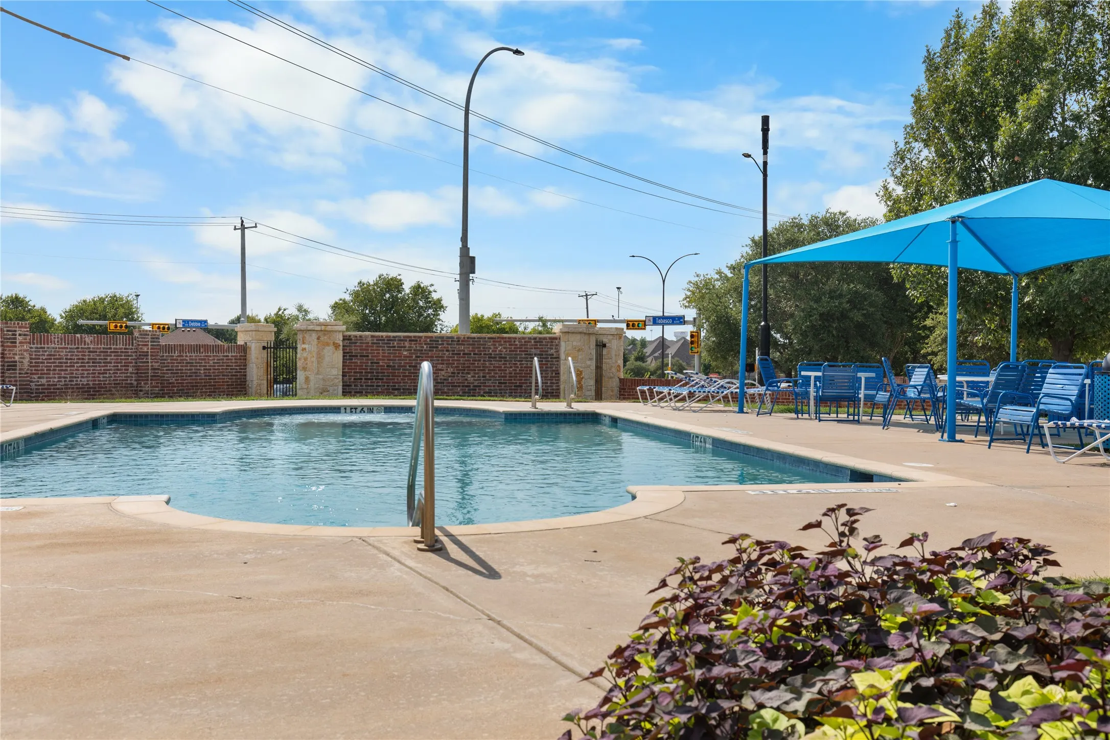 Easy access to community pool