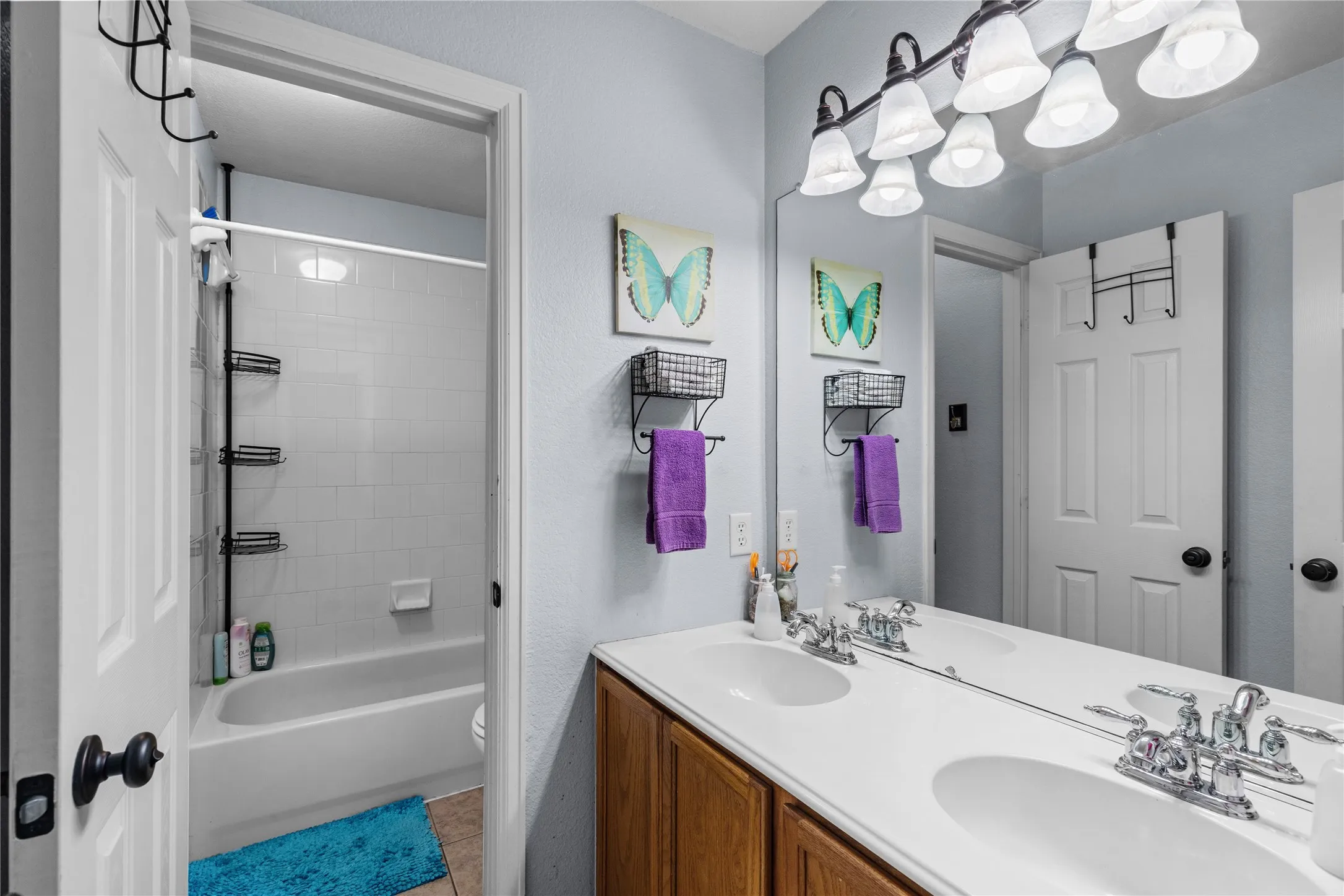 Dual vanity, tub, shower/Second floor