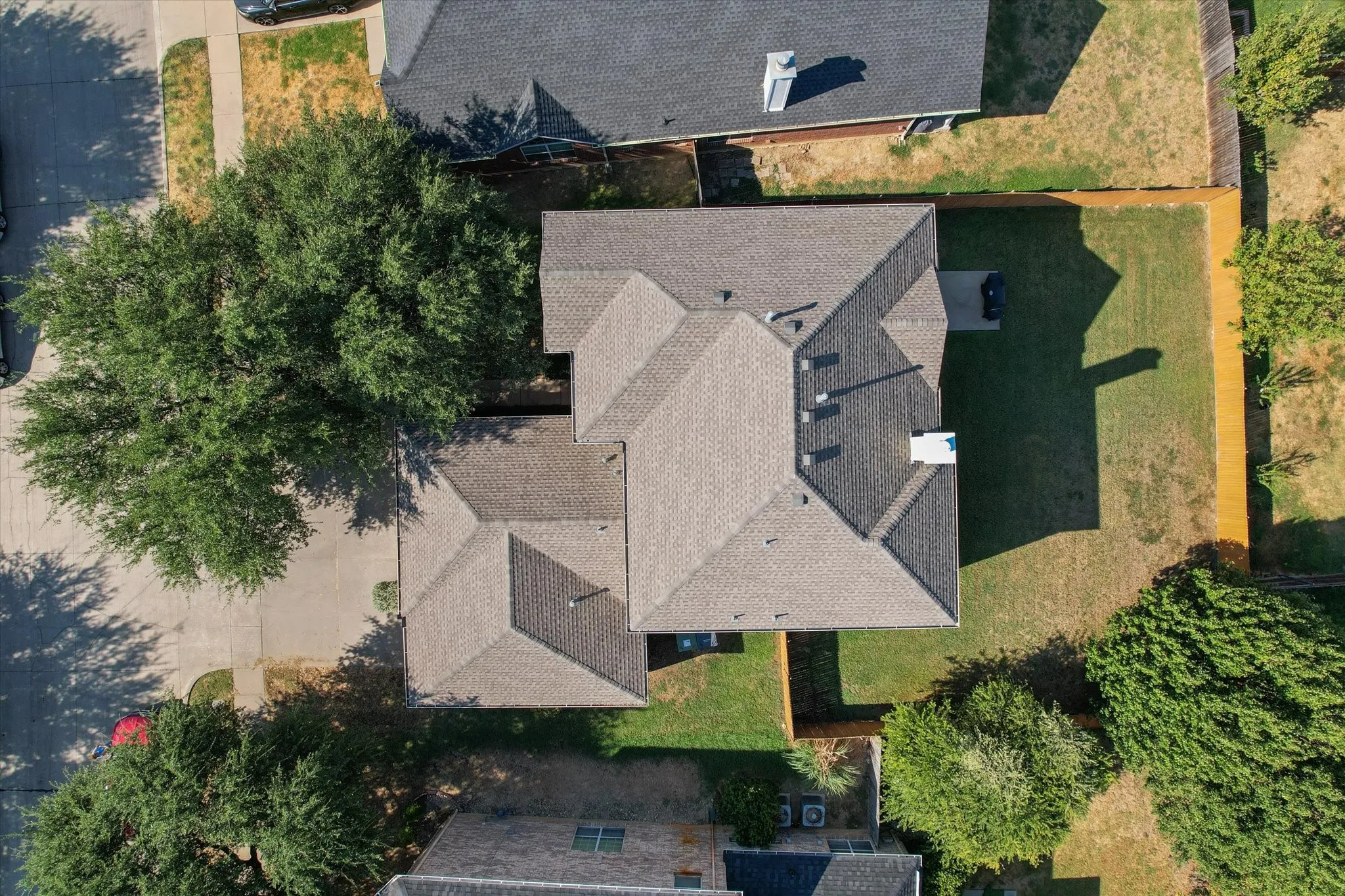 Single Family Residence For Sale in Tarrant County , 615 Rosarita Road, Arlington, Texas 76002, 4 Bedroom, 3 Bathroom, 3 Garage spaces, 2,562 Sqft, built in 2005, mls#21367249, Real Estate Agent in Arlington, Homes For Sale in Tarrant county, Homes For Sale in Arlington, Realtor in Arlington Texas, Real Estate Brokerage Independent Realty Texas, Luminita Cordes Realtor