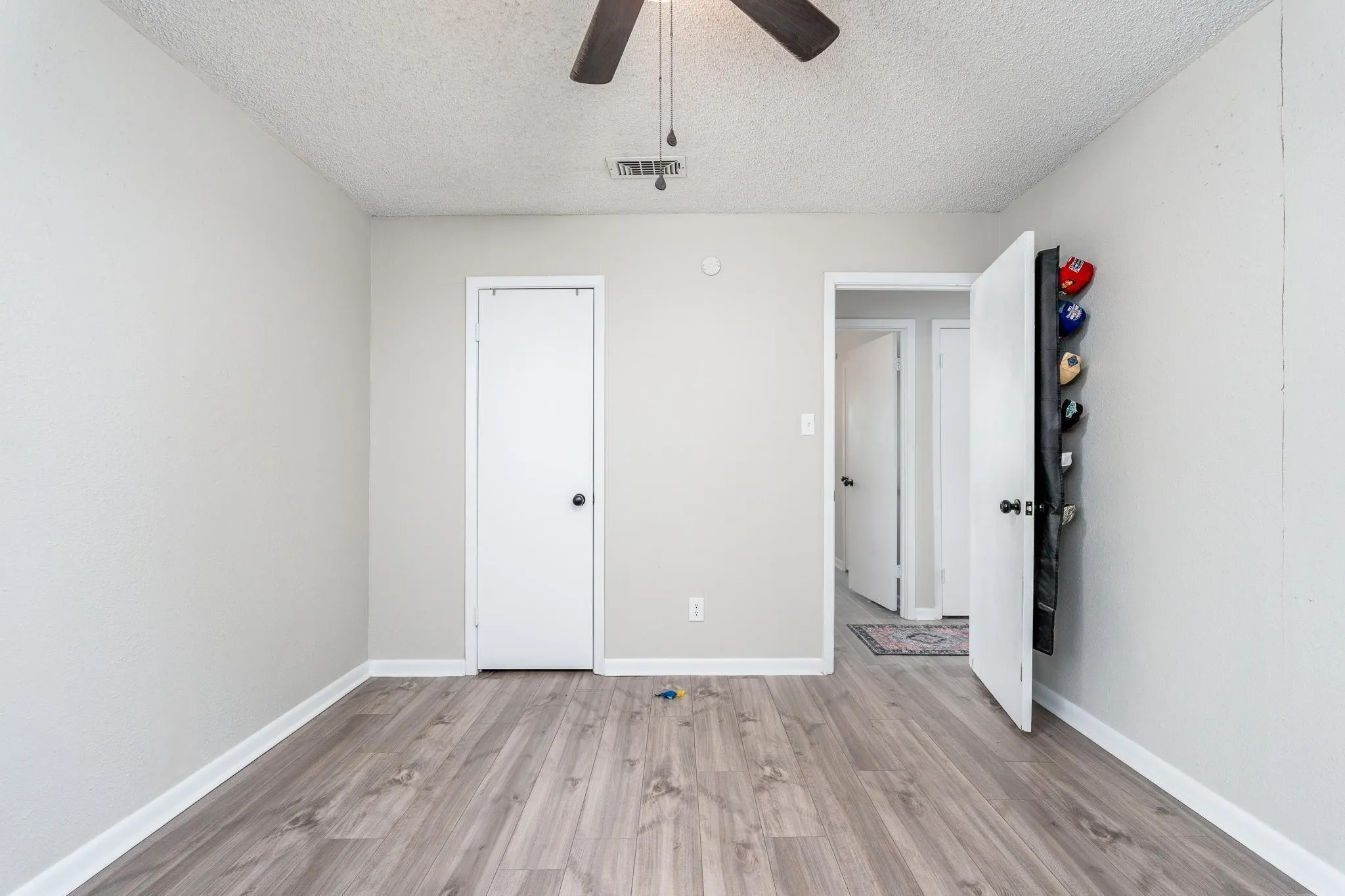 Single Family Residence For Sale in Taylor County , 225 N La Salle Drive, Abilene, Texas 79603, 3 Bedroom, 2 Bathroom, 2 Garage spaces, 1,595 Sqft, built in 1965, mls#21367745, Real Estate Agent in Abilene, Homes For Sale in Taylor county, Homes For Sale in Abilene, Realtor in Abilene Texas, Real Estate Brokerage Independent Realty Texas, Luminita Cordes Realtor