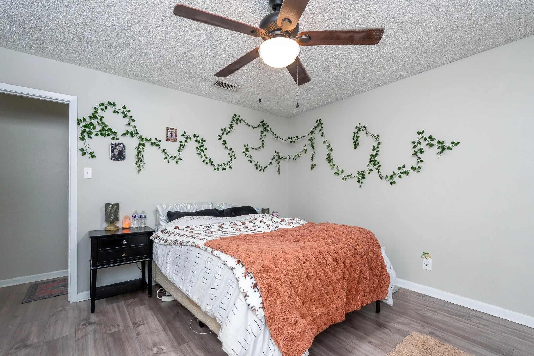 Single Family Residence For Sale in Taylor County , 225 N La Salle Drive, Abilene, Texas 79603, 3 Bedroom, 2 Bathroom, 2 Garage spaces, 1,595 Sqft, built in 1965, mls#21367745, Real Estate Agent in Abilene, Homes For Sale in Taylor county, Homes For Sale in Abilene, Realtor in Abilene Texas, Real Estate Brokerage Independent Realty Texas, Luminita Cordes Realtor