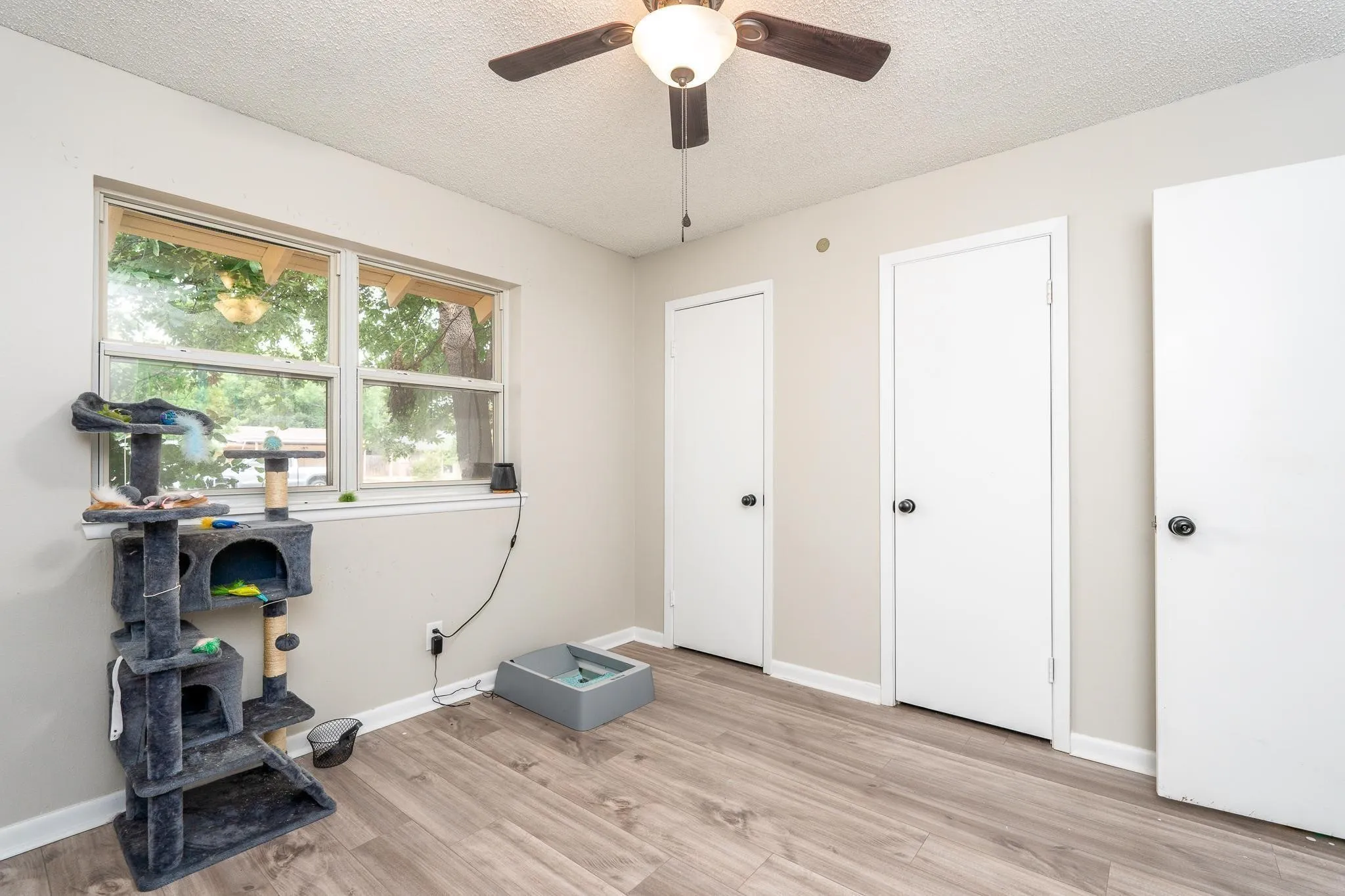 Single Family Residence For Sale in Taylor County , 225 N La Salle Drive, Abilene, Texas 79603, 3 Bedroom, 2 Bathroom, 2 Garage spaces, 1,595 Sqft, built in 1965, mls#21367745, Real Estate Agent in Abilene, Homes For Sale in Taylor county, Homes For Sale in Abilene, Realtor in Abilene Texas, Real Estate Brokerage Independent Realty Texas, Luminita Cordes Realtor