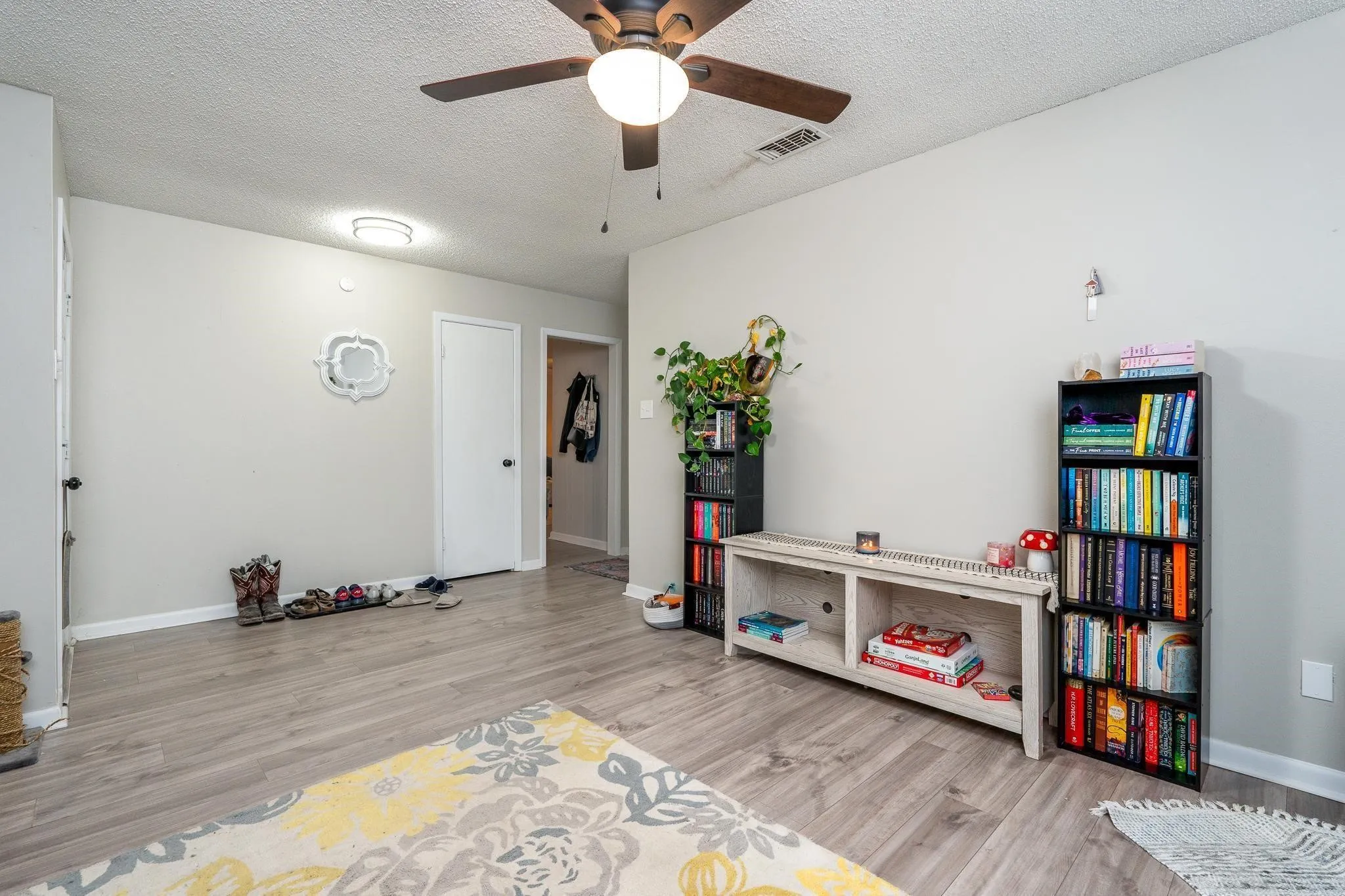 Single Family Residence For Sale in Taylor County , 225 N La Salle Drive, Abilene, Texas 79603, 3 Bedroom, 2 Bathroom, 2 Garage spaces, 1,595 Sqft, built in 1965, mls#21367745, Real Estate Agent in Abilene, Homes For Sale in Taylor county, Homes For Sale in Abilene, Realtor in Abilene Texas, Real Estate Brokerage Independent Realty Texas, Luminita Cordes Realtor