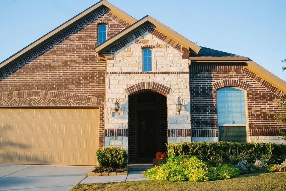 Single Family Residence For Rent in Collin County , 3501 Holly Road, Melissa, Texas 75454, 3 Bedroom, 2 Bathroom, 2 Garage spaces, 1,611 Sqft, built in 2013, mls#21367758, Real Estate Agent in Melissa, Homes For Rent in Collin county, Homes For Rent in Melissa, Realtor in Melissa Texas, Real Estate Brokerage Independent Realty Texas, Luminita Cordes Realtor