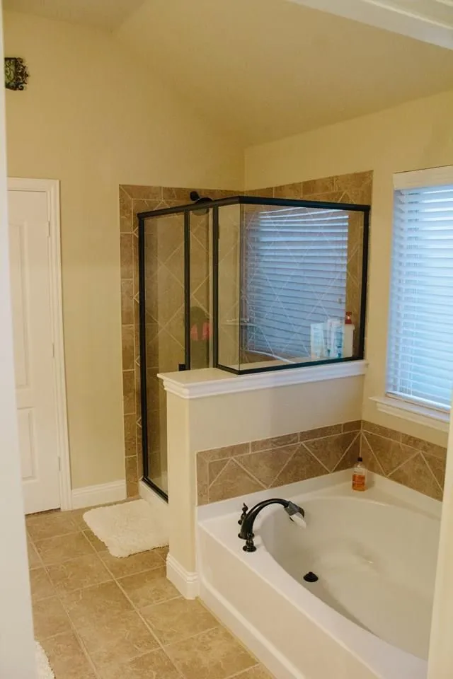 Single Family Residence For Rent in Collin County , 3501 Holly Road, Melissa, Texas 75454, 3 Bedroom, 2 Bathroom, 2 Garage spaces, 1,611 Sqft, built in 2013, mls#21367758, Real Estate Agent in Melissa, Homes For Rent in Collin county, Homes For Rent in Melissa, Realtor in Melissa Texas, Real Estate Brokerage Independent Realty Texas, Luminita Cordes Realtor