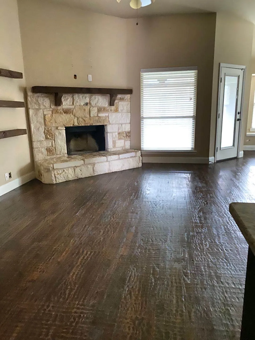 Single Family Residence For Rent in Collin County , 3501 Holly Road, Melissa, Texas 75454, 3 Bedroom, 2 Bathroom, 2 Garage spaces, 1,611 Sqft, built in 2013, mls#21367758, Real Estate Agent in Melissa, Homes For Rent in Collin county, Homes For Rent in Melissa, Realtor in Melissa Texas, Real Estate Brokerage Independent Realty Texas, Luminita Cordes Realtor