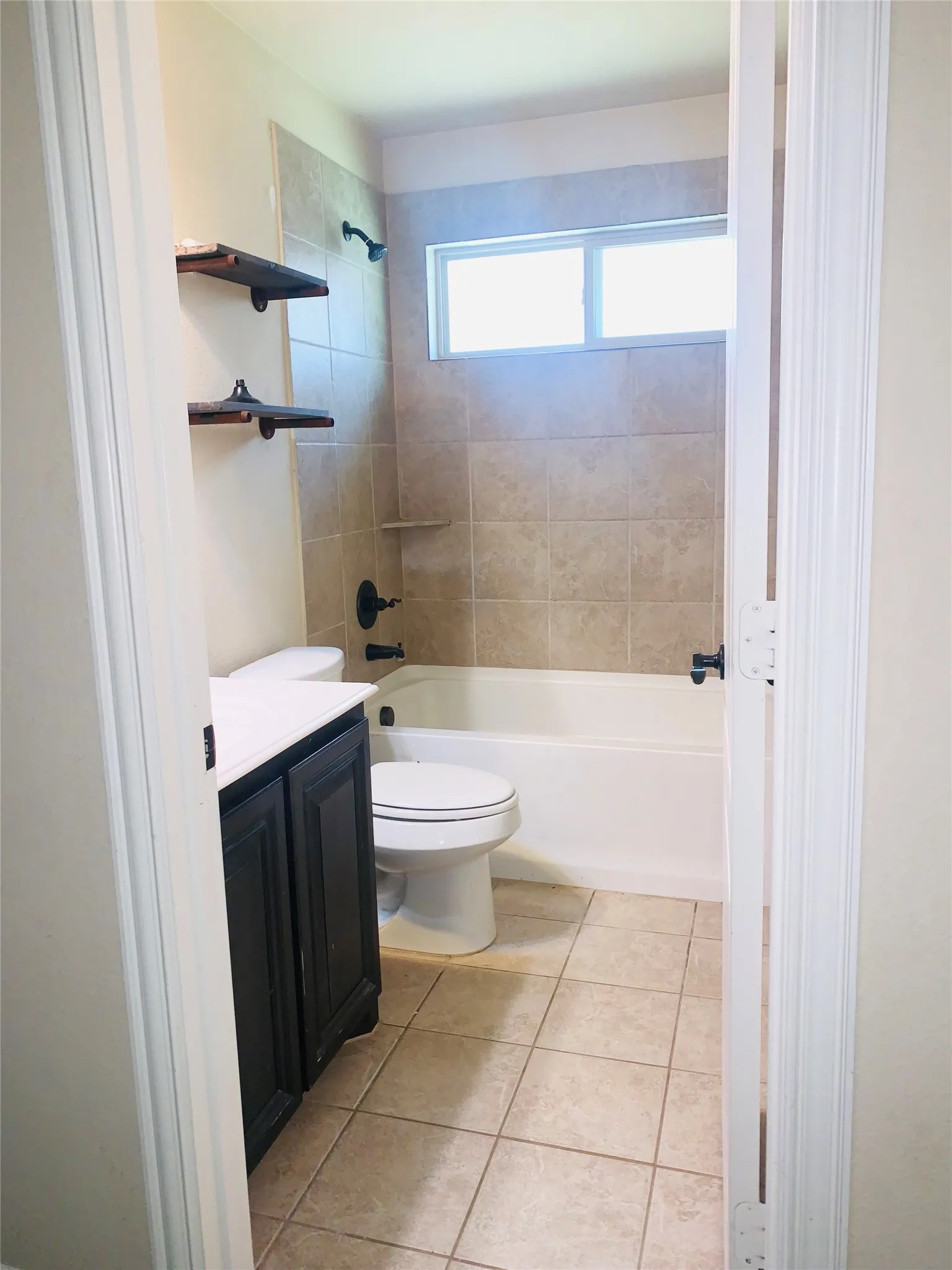 Single Family Residence For Rent in Collin County , 3501 Holly Road, Melissa, Texas 75454, 3 Bedroom, 2 Bathroom, 2 Garage spaces, 1,611 Sqft, built in 2013, mls#21367758, Real Estate Agent in Melissa, Homes For Rent in Collin county, Homes For Rent in Melissa, Realtor in Melissa Texas, Real Estate Brokerage Independent Realty Texas, Luminita Cordes Realtor