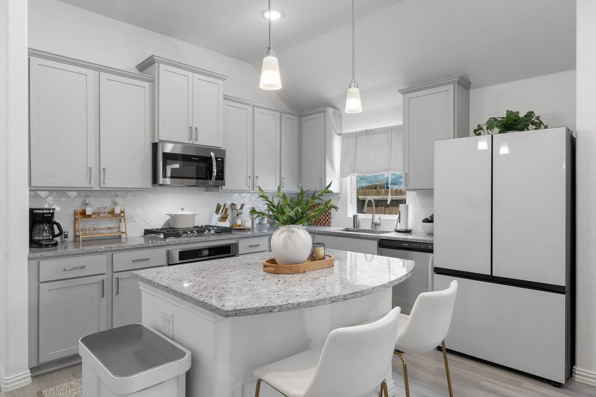 Single Family Residence For Sale in Denton County , 1025 Rosebay Drive, Justin, Texas 76247, 3 Bedroom, 2 Bathroom, 2 Garage spaces, 2,018 Sqft, built in 2023, mls#21367263, Real Estate Agent in Justin, Homes For Sale in Denton county, Homes For Sale in Justin, Realtor in Justin Texas, Real Estate Brokerage Independent Realty Texas, Luminita Cordes Realtor
