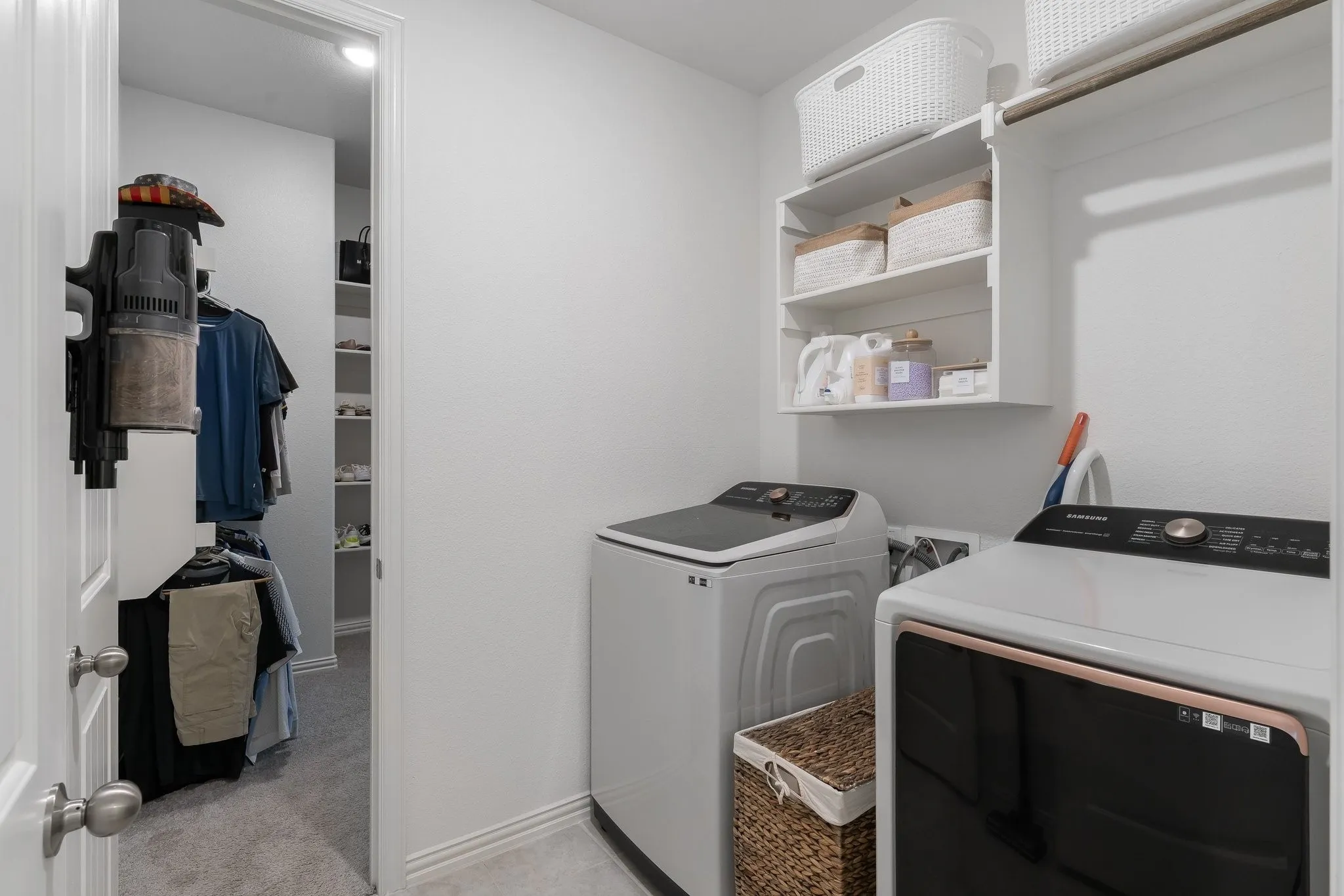Single Family Residence For Sale in Denton County , 1025 Rosebay Drive, Justin, Texas 76247, 3 Bedroom, 2 Bathroom, 2 Garage spaces, 2,018 Sqft, built in 2023, mls#21367263, Real Estate Agent in Justin, Homes For Sale in Denton county, Homes For Sale in Justin, Realtor in Justin Texas, Real Estate Brokerage Independent Realty Texas, Luminita Cordes Realtor