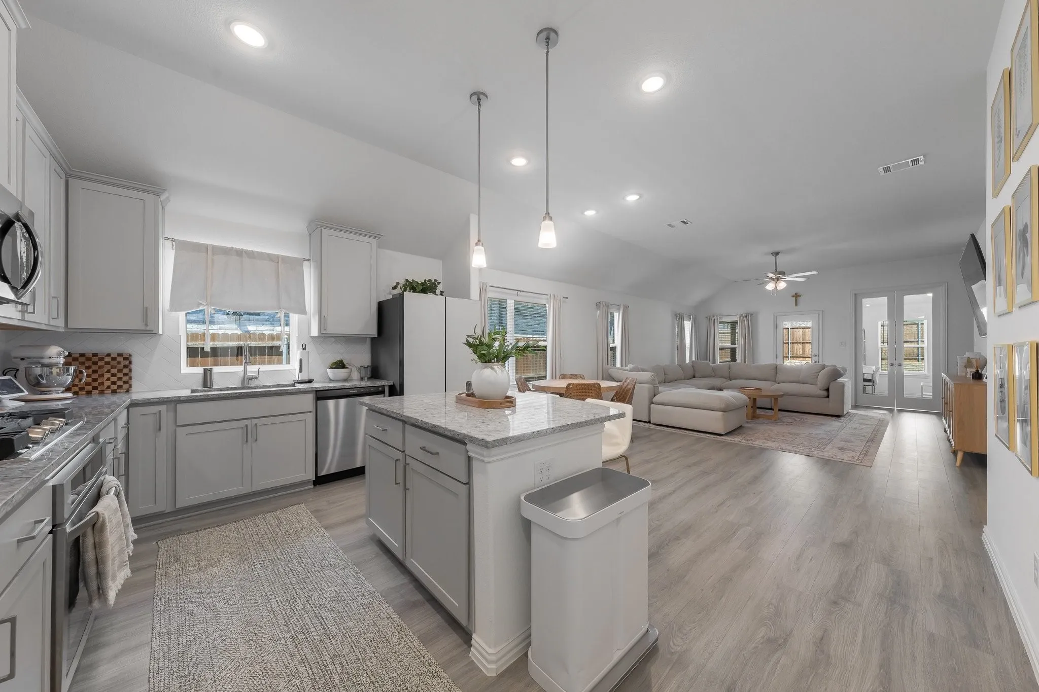 Single Family Residence For Sale in Denton County , 1025 Rosebay Drive, Justin, Texas 76247, 3 Bedroom, 2 Bathroom, 2 Garage spaces, 2,018 Sqft, built in 2023, mls#21367263, Real Estate Agent in Justin, Homes For Sale in Denton county, Homes For Sale in Justin, Realtor in Justin Texas, Real Estate Brokerage Independent Realty Texas, Luminita Cordes Realtor