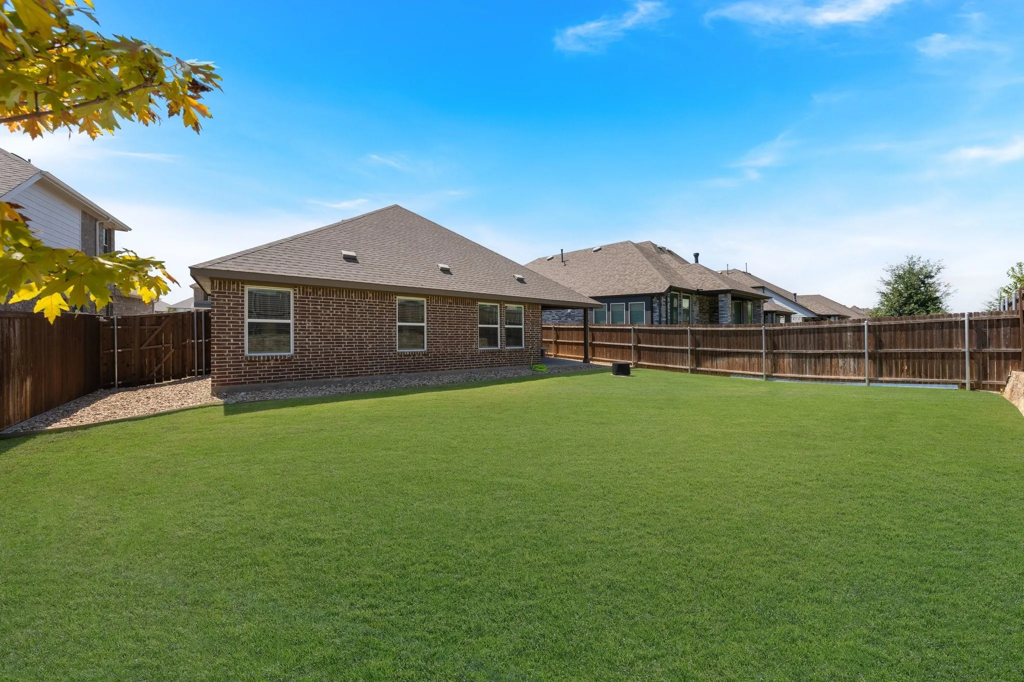 Single Family Residence For Sale in Denton County , 1025 Rosebay Drive, Justin, Texas 76247, 3 Bedroom, 2 Bathroom, 2 Garage spaces, 2,018 Sqft, built in 2023, mls#21367263, Real Estate Agent in Justin, Homes For Sale in Denton county, Homes For Sale in Justin, Realtor in Justin Texas, Real Estate Brokerage Independent Realty Texas, Luminita Cordes Realtor