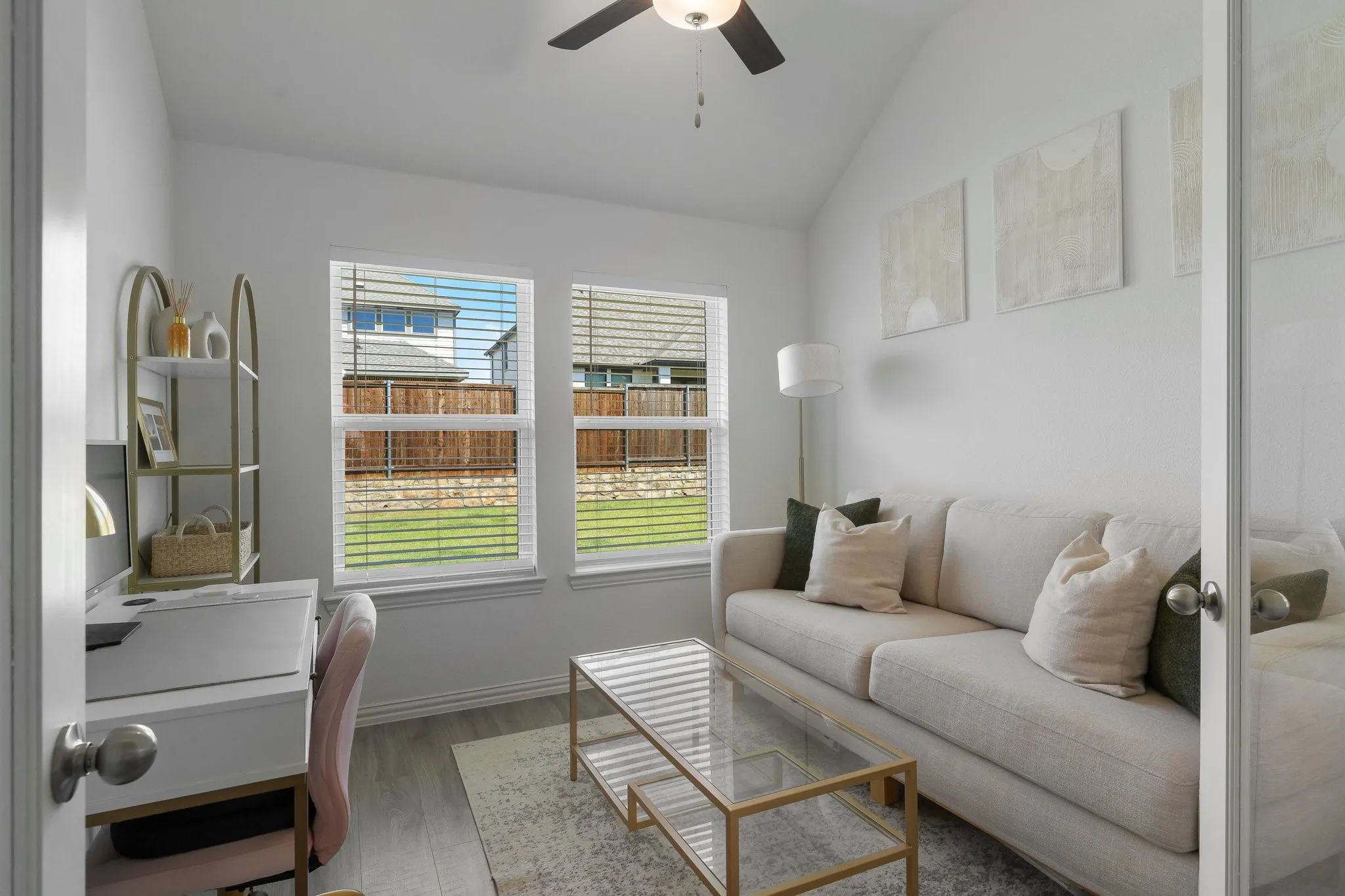 Single Family Residence For Sale in Denton County , 1025 Rosebay Drive, Justin, Texas 76247, 3 Bedroom, 2 Bathroom, 2 Garage spaces, 2,018 Sqft, built in 2023, mls#21367263, Real Estate Agent in Justin, Homes For Sale in Denton county, Homes For Sale in Justin, Realtor in Justin Texas, Real Estate Brokerage Independent Realty Texas, Luminita Cordes Realtor