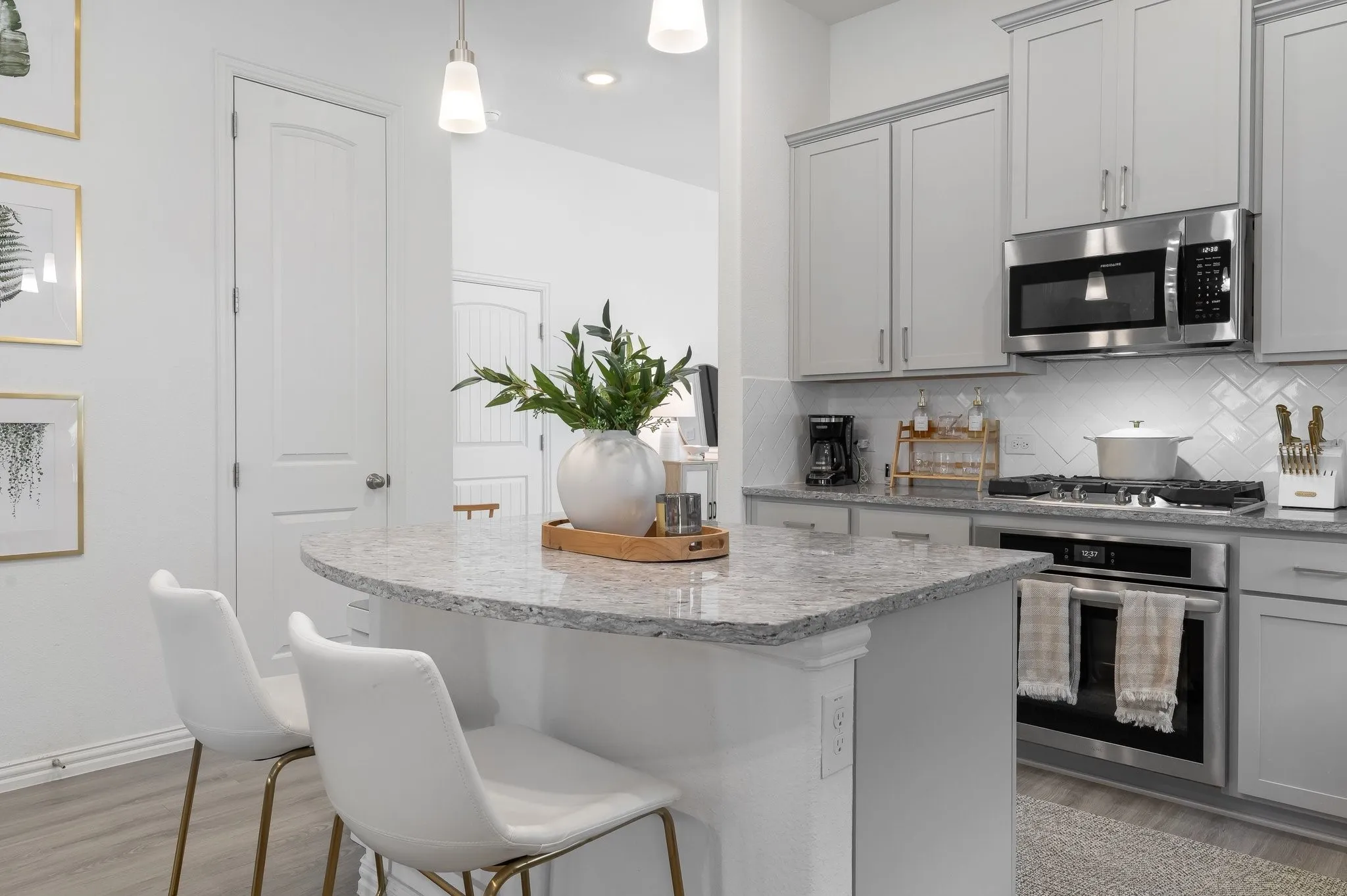 Single Family Residence For Sale in Denton County , 1025 Rosebay Drive, Justin, Texas 76247, 3 Bedroom, 2 Bathroom, 2 Garage spaces, 2,018 Sqft, built in 2023, mls#21367263, Real Estate Agent in Justin, Homes For Sale in Denton county, Homes For Sale in Justin, Realtor in Justin Texas, Real Estate Brokerage Independent Realty Texas, Luminita Cordes Realtor