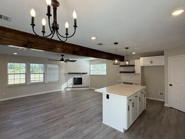 Single Family Residence For Sale in Grayson County , 53 Reality Road, Denison, Texas 75021, 4 Bedroom, 3 Bathroom, Garage spaces, 1,542 Sqft, built in 1984, mls#21361350, Real Estate Agent in Denison, Homes For Sale in Grayson county, Homes For Sale in Denison, Realtor in Denison Texas, Real Estate Brokerage Independent Realty Texas, Luminita Cordes Realtor