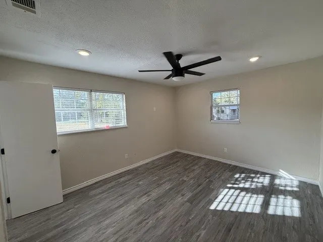 Single Family Residence For Sale in Grayson County , 53 Reality Road, Denison, Texas 75021, 4 Bedroom, 3 Bathroom, Garage spaces, 1,542 Sqft, built in 1984, mls#21361350, Real Estate Agent in Denison, Homes For Sale in Grayson county, Homes For Sale in Denison, Realtor in Denison Texas, Real Estate Brokerage Independent Realty Texas, Luminita Cordes Realtor