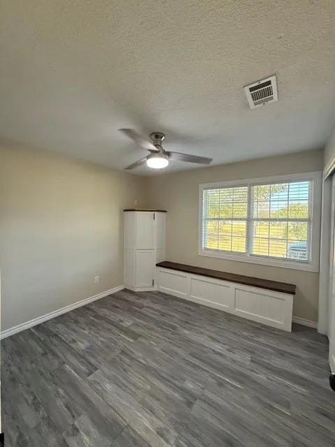Single Family Residence For Sale in Grayson County , 53 Reality Road, Denison, Texas 75021, 4 Bedroom, 3 Bathroom, Garage spaces, 1,542 Sqft, built in 1984, mls#21361350, Real Estate Agent in Denison, Homes For Sale in Grayson county, Homes For Sale in Denison, Realtor in Denison Texas, Real Estate Brokerage Independent Realty Texas, Luminita Cordes Realtor