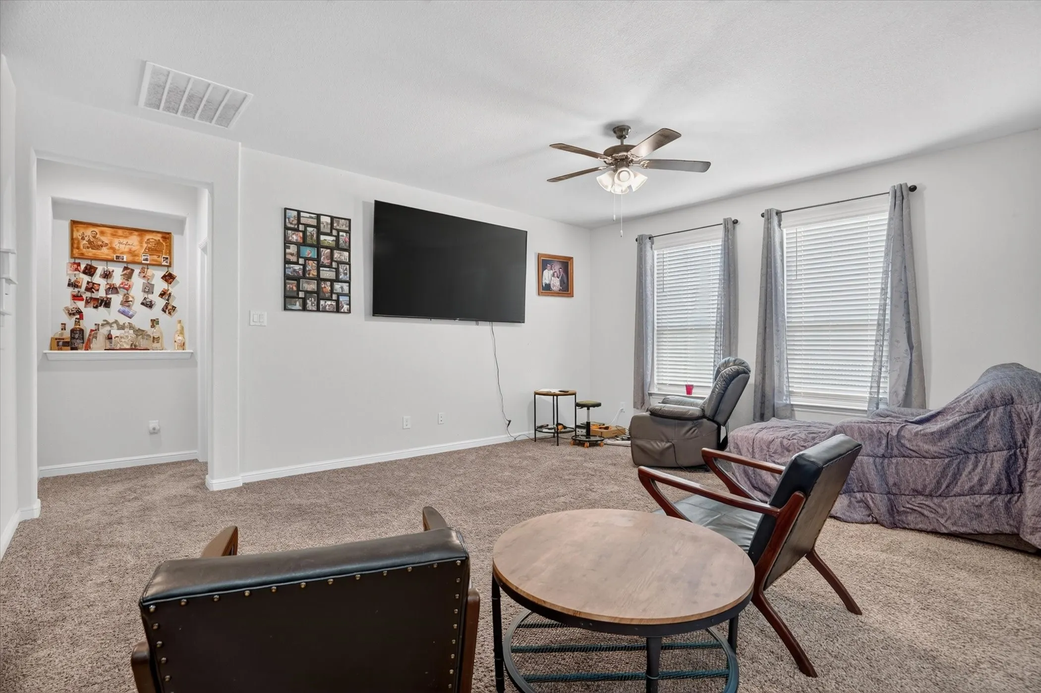 Single Family Residence For Sale in Johnson County , 1104 Larkspur Lane, Cleburne, Texas 76033, 5 Bedroom, 4 Bathroom, 2 Garage spaces, 2,863 Sqft, built in 2020, mls#21357347, Real Estate Agent in Cleburne, Homes For Sale in Johnson county, Homes For Sale in Cleburne, Realtor in Cleburne Texas, Real Estate Brokerage Independent Realty Texas, Luminita Cordes Realtor