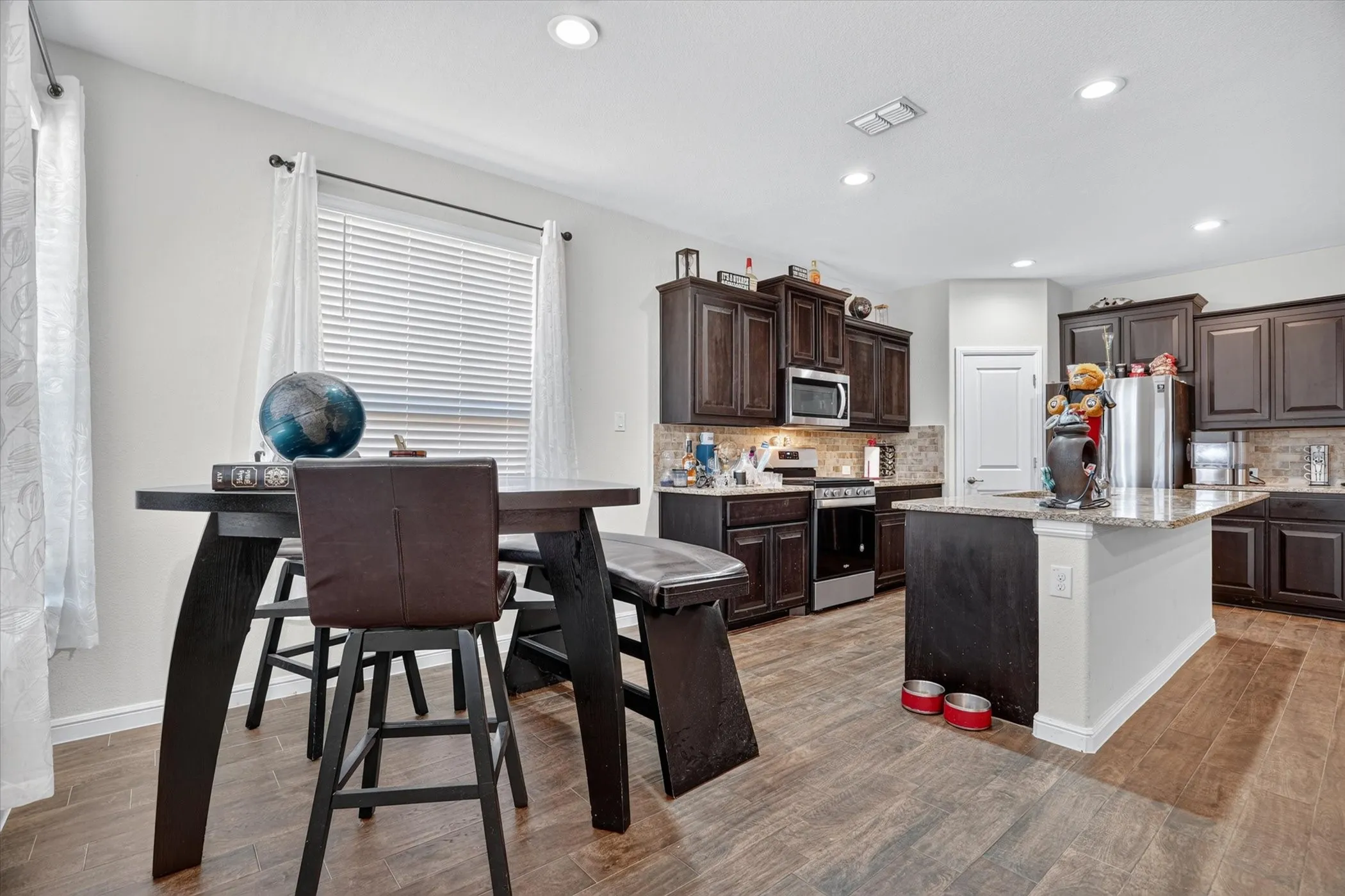 Single Family Residence For Sale in Johnson County , 1104 Larkspur Lane, Cleburne, Texas 76033, 5 Bedroom, 4 Bathroom, 2 Garage spaces, 2,863 Sqft, built in 2020, mls#21357347, Real Estate Agent in Cleburne, Homes For Sale in Johnson county, Homes For Sale in Cleburne, Realtor in Cleburne Texas, Real Estate Brokerage Independent Realty Texas, Luminita Cordes Realtor