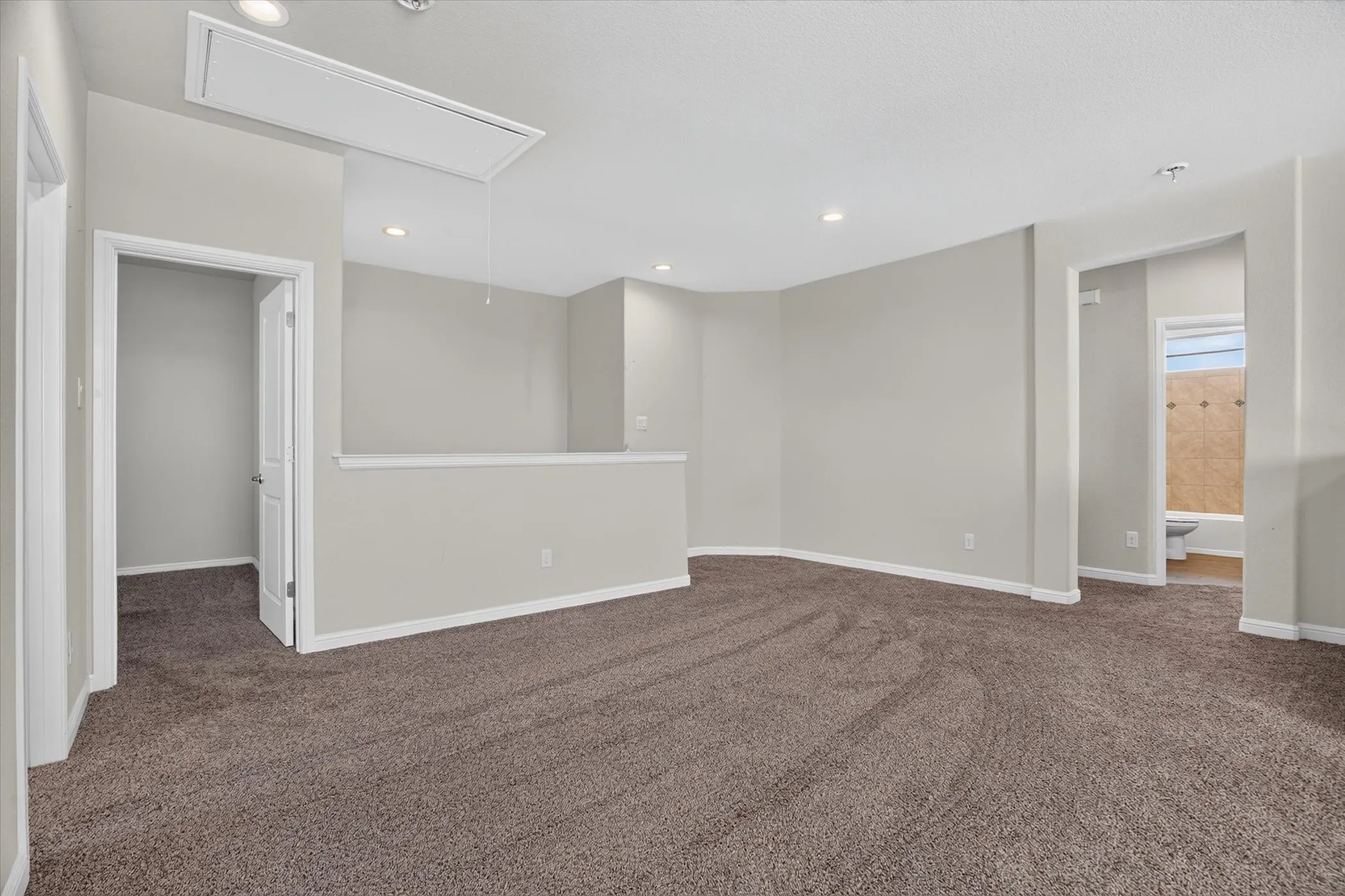Single Family Residence For Sale in Johnson County , 1104 Larkspur Lane, Cleburne, Texas 76033, 5 Bedroom, 4 Bathroom, 2 Garage spaces, 2,863 Sqft, built in 2020, mls#21357347, Real Estate Agent in Cleburne, Homes For Sale in Johnson county, Homes For Sale in Cleburne, Realtor in Cleburne Texas, Real Estate Brokerage Independent Realty Texas, Luminita Cordes Realtor