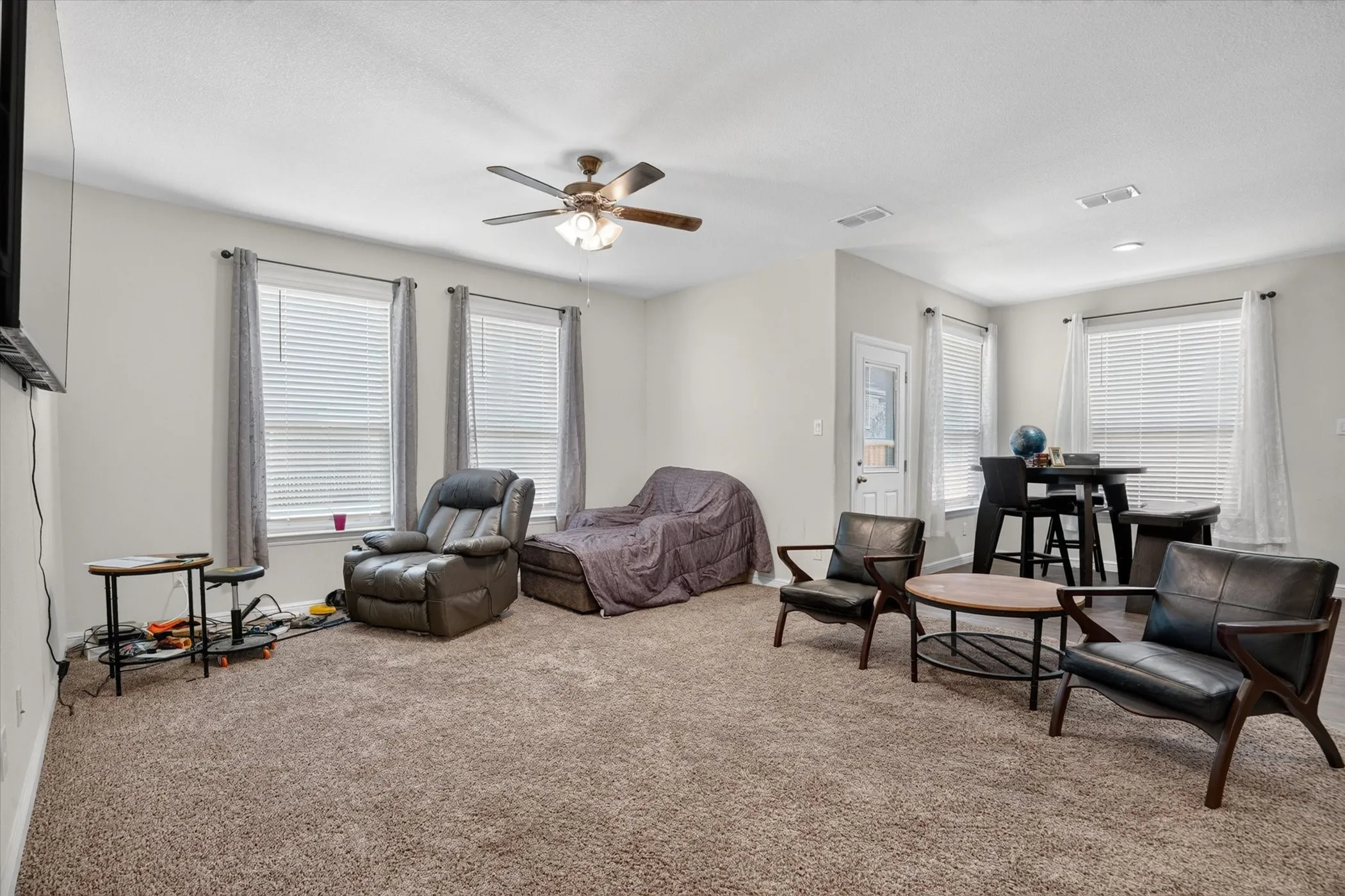 Single Family Residence For Sale in Johnson County , 1104 Larkspur Lane, Cleburne, Texas 76033, 5 Bedroom, 4 Bathroom, 2 Garage spaces, 2,863 Sqft, built in 2020, mls#21357347, Real Estate Agent in Cleburne, Homes For Sale in Johnson county, Homes For Sale in Cleburne, Realtor in Cleburne Texas, Real Estate Brokerage Independent Realty Texas, Luminita Cordes Realtor