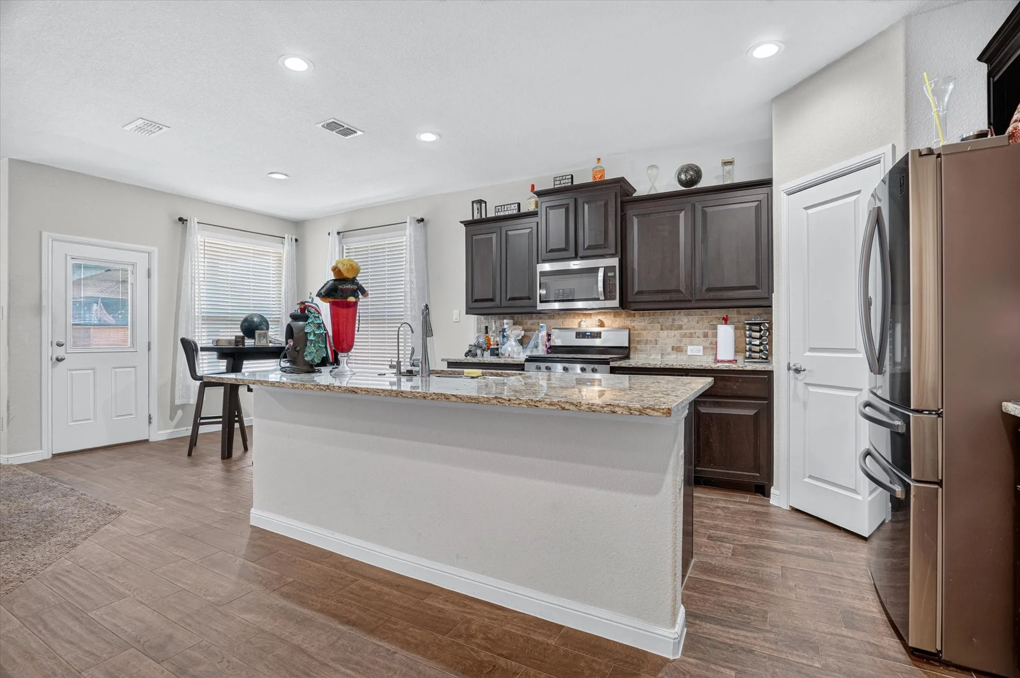 Single Family Residence For Sale in Johnson County , 1104 Larkspur Lane, Cleburne, Texas 76033, 5 Bedroom, 4 Bathroom, 2 Garage spaces, 2,863 Sqft, built in 2020, mls#21357347, Real Estate Agent in Cleburne, Homes For Sale in Johnson county, Homes For Sale in Cleburne, Realtor in Cleburne Texas, Real Estate Brokerage Independent Realty Texas, Luminita Cordes Realtor