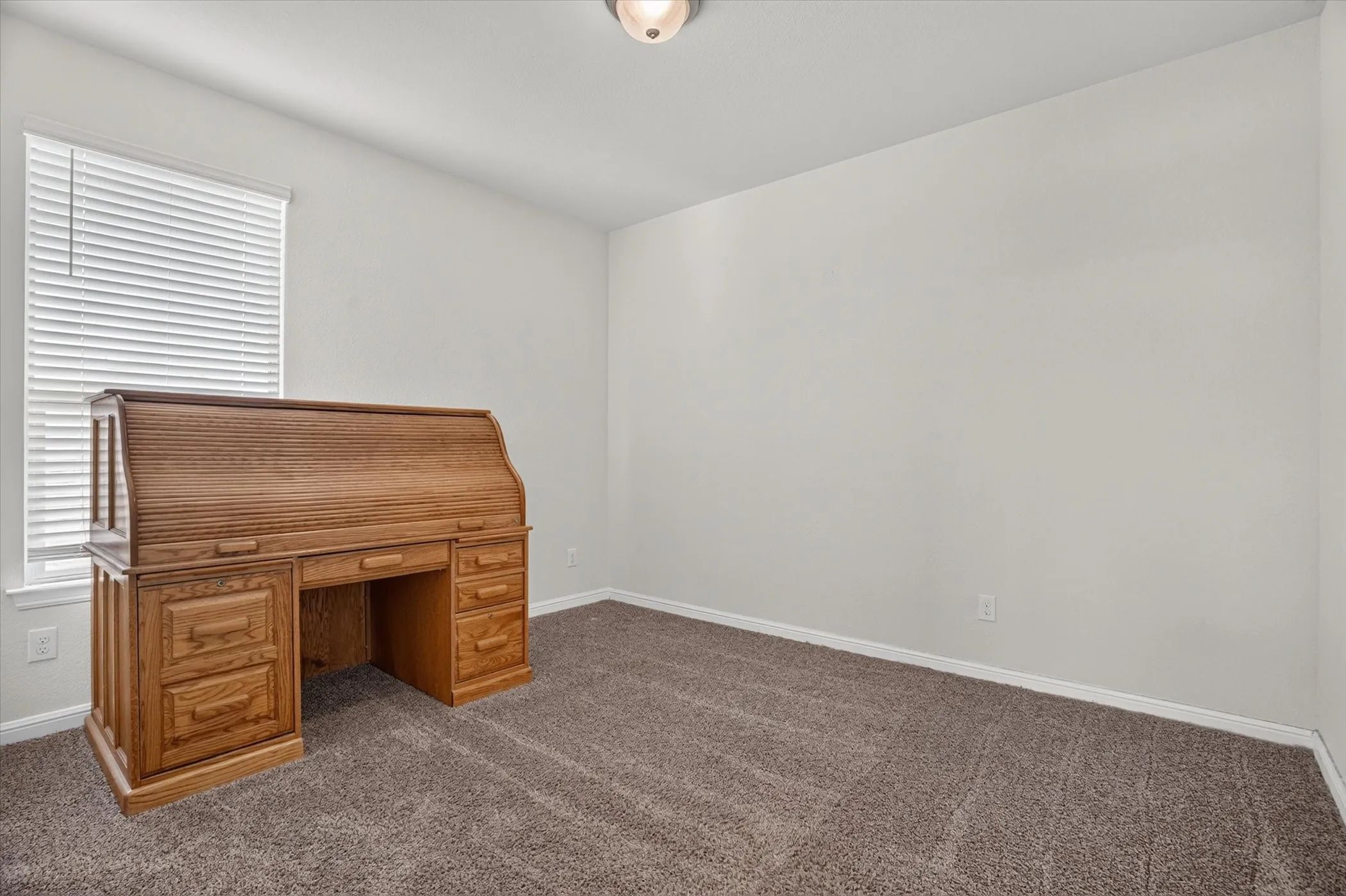 Single Family Residence For Sale in Johnson County , 1104 Larkspur Lane, Cleburne, Texas 76033, 5 Bedroom, 4 Bathroom, 2 Garage spaces, 2,863 Sqft, built in 2020, mls#21357347, Real Estate Agent in Cleburne, Homes For Sale in Johnson county, Homes For Sale in Cleburne, Realtor in Cleburne Texas, Real Estate Brokerage Independent Realty Texas, Luminita Cordes Realtor