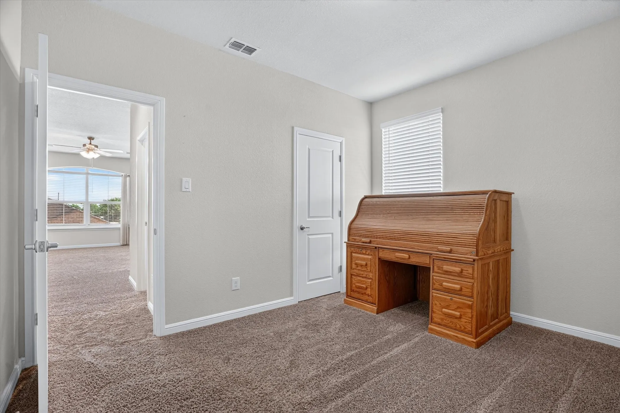 Single Family Residence For Sale in Johnson County , 1104 Larkspur Lane, Cleburne, Texas 76033, 5 Bedroom, 4 Bathroom, 2 Garage spaces, 2,863 Sqft, built in 2020, mls#21357347, Real Estate Agent in Cleburne, Homes For Sale in Johnson county, Homes For Sale in Cleburne, Realtor in Cleburne Texas, Real Estate Brokerage Independent Realty Texas, Luminita Cordes Realtor