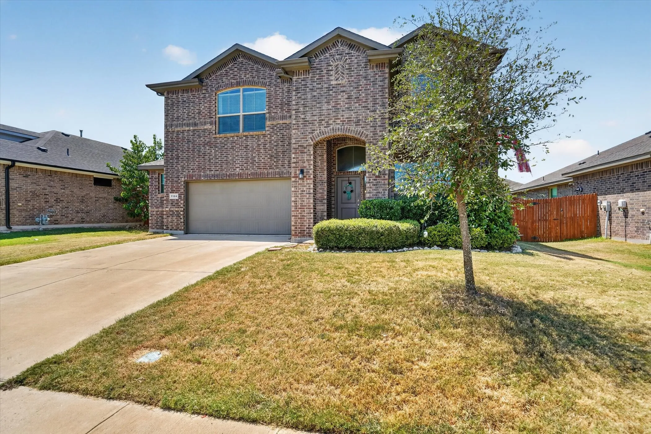 Single Family Residence For Sale in Johnson County , 1104 Larkspur Lane, Cleburne, Texas 76033, 5 Bedroom, 4 Bathroom, 2 Garage spaces, 2,863 Sqft, built in 2020, mls#21357347, Real Estate Agent in Cleburne, Homes For Sale in Johnson county, Homes For Sale in Cleburne, Realtor in Cleburne Texas, Real Estate Brokerage Independent Realty Texas, Luminita Cordes Realtor