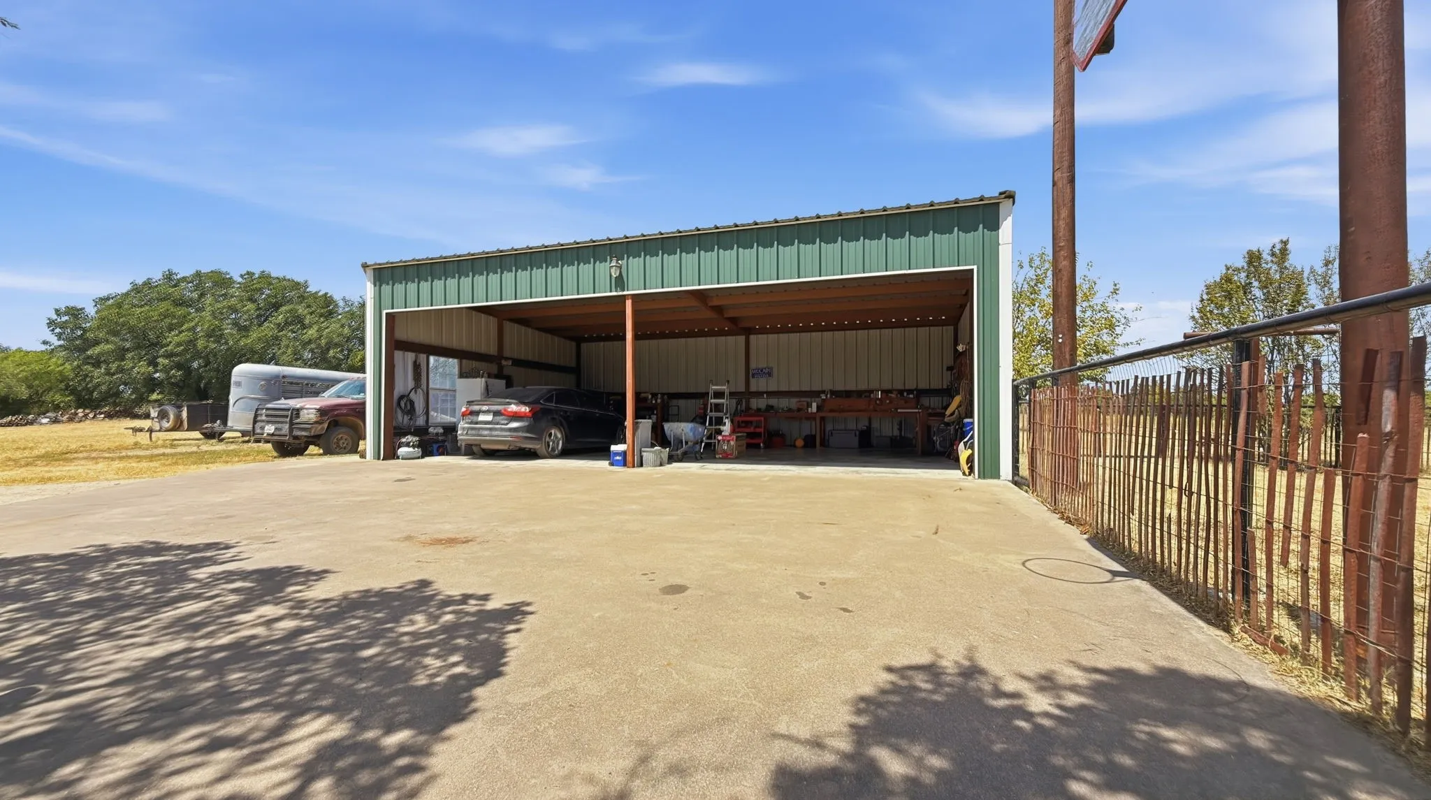 Single Family Residence For Sale in Hamilton County , 111 FM 2905, Hamilton, Texas 76531, 3 Bedroom, 3 Bathroom, Garage spaces, 2,997 Sqft, built in 1912, mls#21367737, Real Estate Agent in Hamilton, Homes For Sale in Hamilton county, Homes For Sale in Hamilton, Realtor in Hamilton Texas, Real Estate Brokerage Independent Realty Texas, Luminita Cordes Realtor