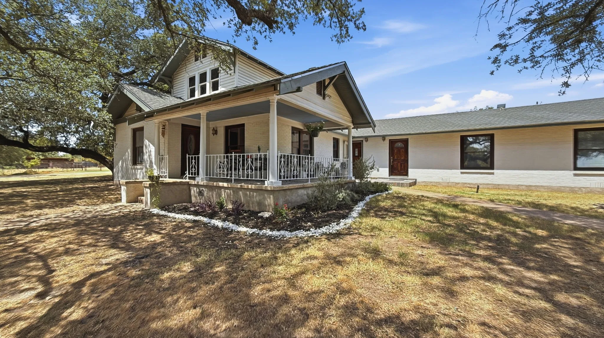 Single Family Residence For Sale in Hamilton County , 111 FM 2905, Hamilton, Texas 76531, 3 Bedroom, 3 Bathroom, Garage spaces, 2,997 Sqft, built in 1912, mls#21367737, Real Estate Agent in Hamilton, Homes For Sale in Hamilton county, Homes For Sale in Hamilton, Realtor in Hamilton Texas, Real Estate Brokerage Independent Realty Texas, Luminita Cordes Realtor