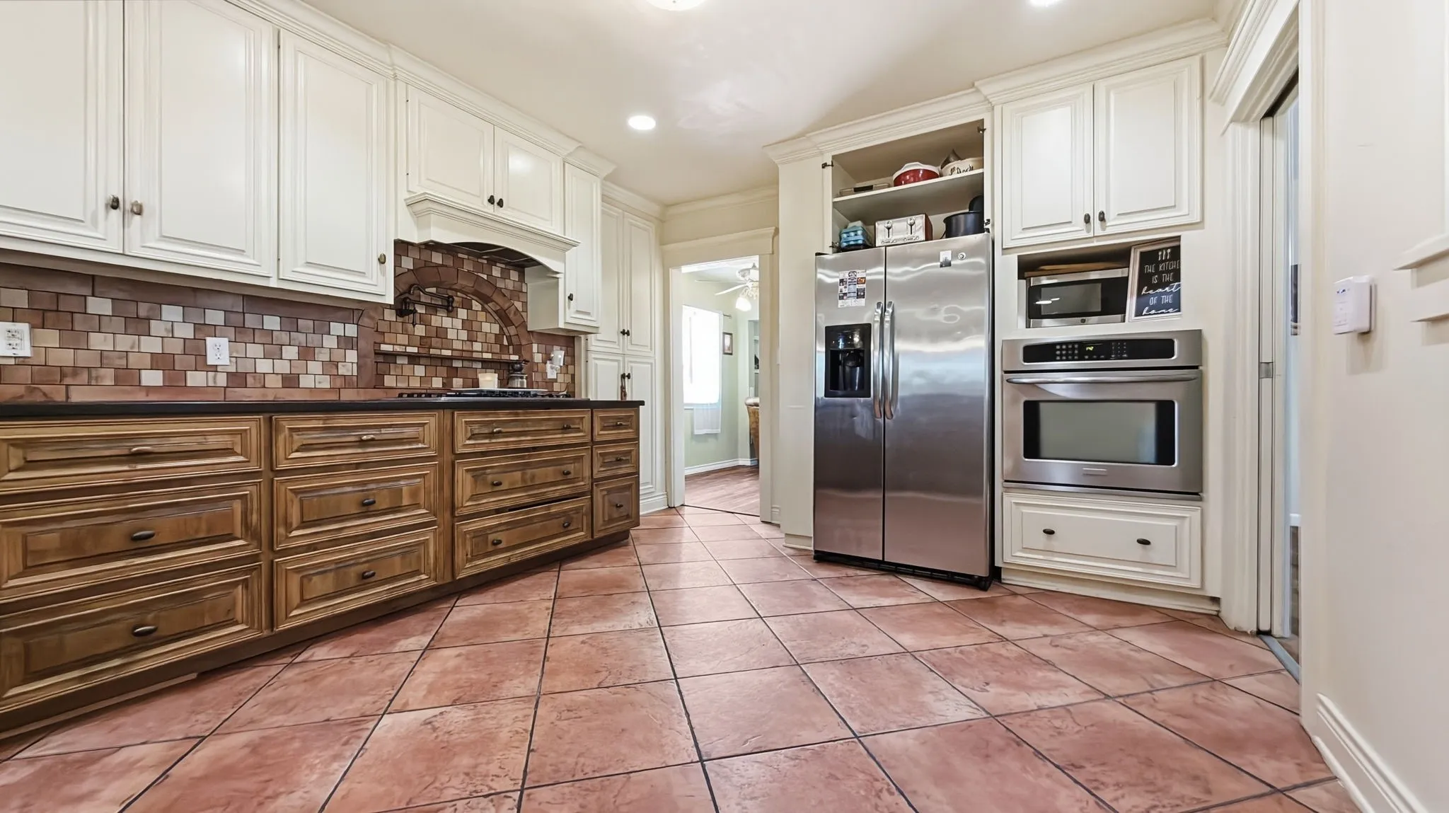 Single Family Residence For Sale in Hamilton County , 111 FM 2905, Hamilton, Texas 76531, 3 Bedroom, 3 Bathroom, Garage spaces, 2,997 Sqft, built in 1912, mls#21367737, Real Estate Agent in Hamilton, Homes For Sale in Hamilton county, Homes For Sale in Hamilton, Realtor in Hamilton Texas, Real Estate Brokerage Independent Realty Texas, Luminita Cordes Realtor