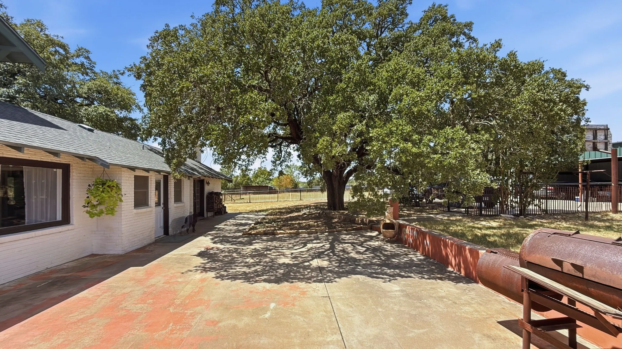 Single Family Residence For Sale in Hamilton County , 111 FM 2905, Hamilton, Texas 76531, 3 Bedroom, 3 Bathroom, Garage spaces, 2,997 Sqft, built in 1912, mls#21367737, Real Estate Agent in Hamilton, Homes For Sale in Hamilton county, Homes For Sale in Hamilton, Realtor in Hamilton Texas, Real Estate Brokerage Independent Realty Texas, Luminita Cordes Realtor