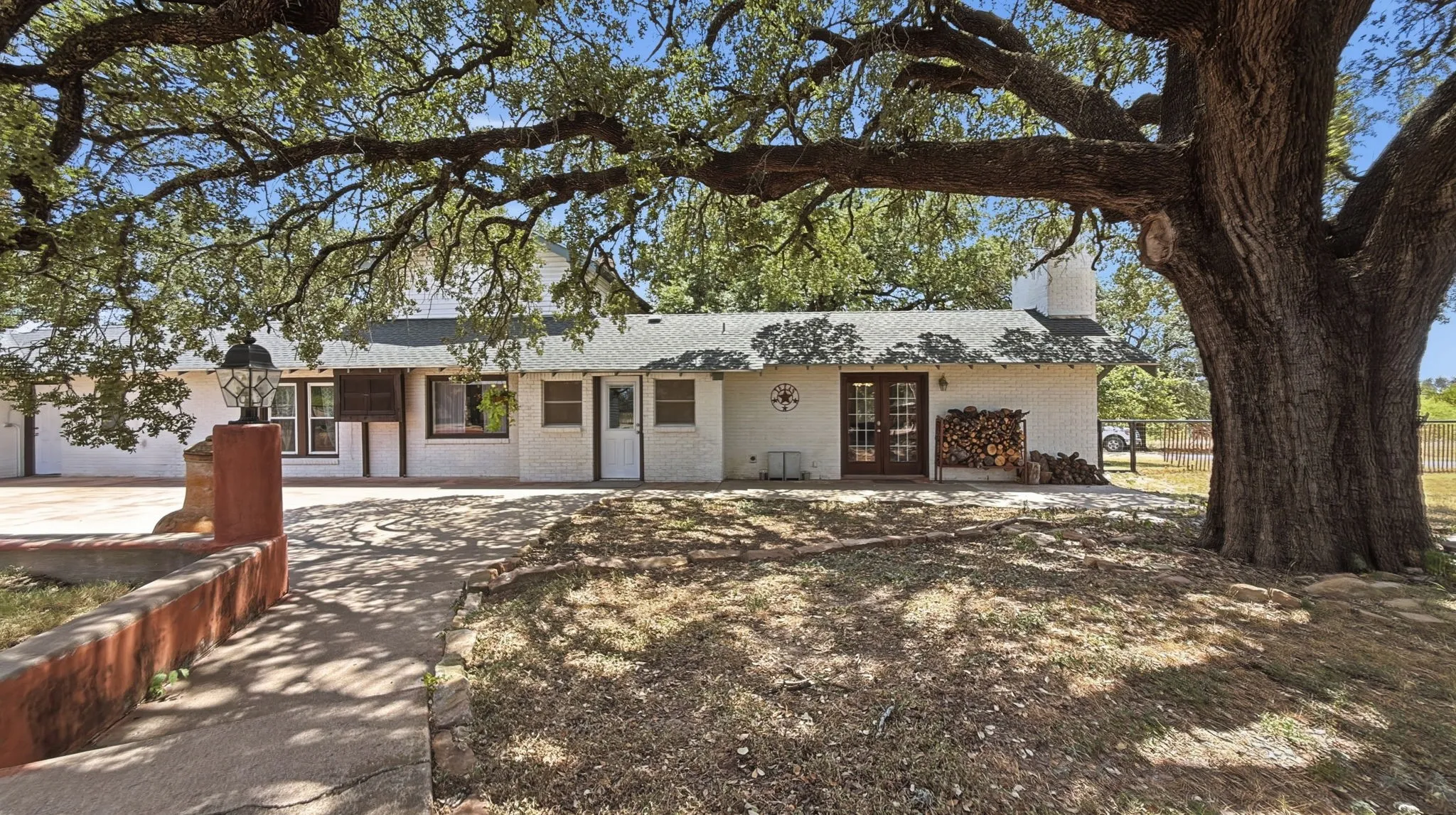 Single Family Residence For Sale in Hamilton County , 111 FM 2905, Hamilton, Texas 76531, 3 Bedroom, 3 Bathroom, Garage spaces, 2,997 Sqft, built in 1912, mls#21367737, Real Estate Agent in Hamilton, Homes For Sale in Hamilton county, Homes For Sale in Hamilton, Realtor in Hamilton Texas, Real Estate Brokerage Independent Realty Texas, Luminita Cordes Realtor