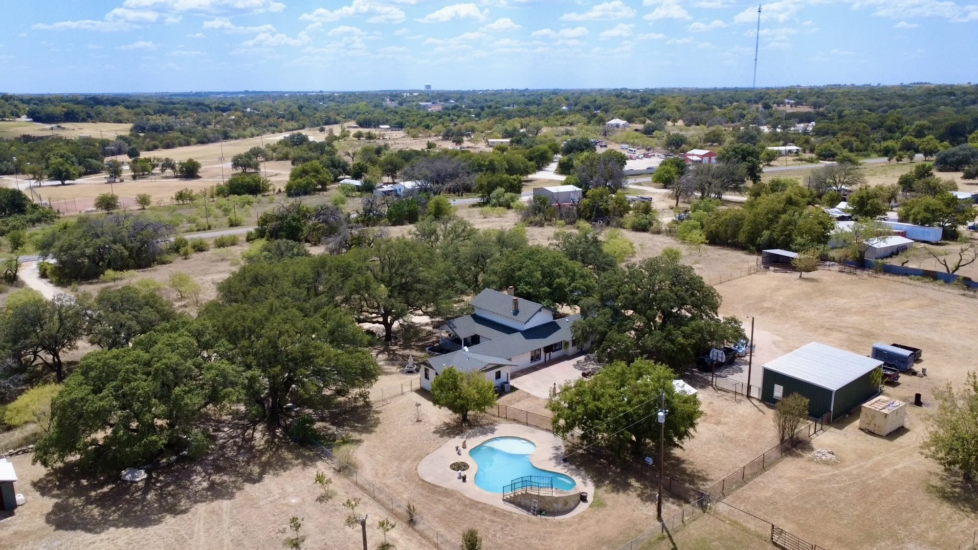 Single Family Residence For Sale in Hamilton County , 111 FM 2905, Hamilton, Texas 76531, 3 Bedroom, 3 Bathroom, Garage spaces, 2,997 Sqft, built in 1912, mls#21367737, Real Estate Agent in Hamilton, Homes For Sale in Hamilton county, Homes For Sale in Hamilton, Realtor in Hamilton Texas, Real Estate Brokerage Independent Realty Texas, Luminita Cordes Realtor
