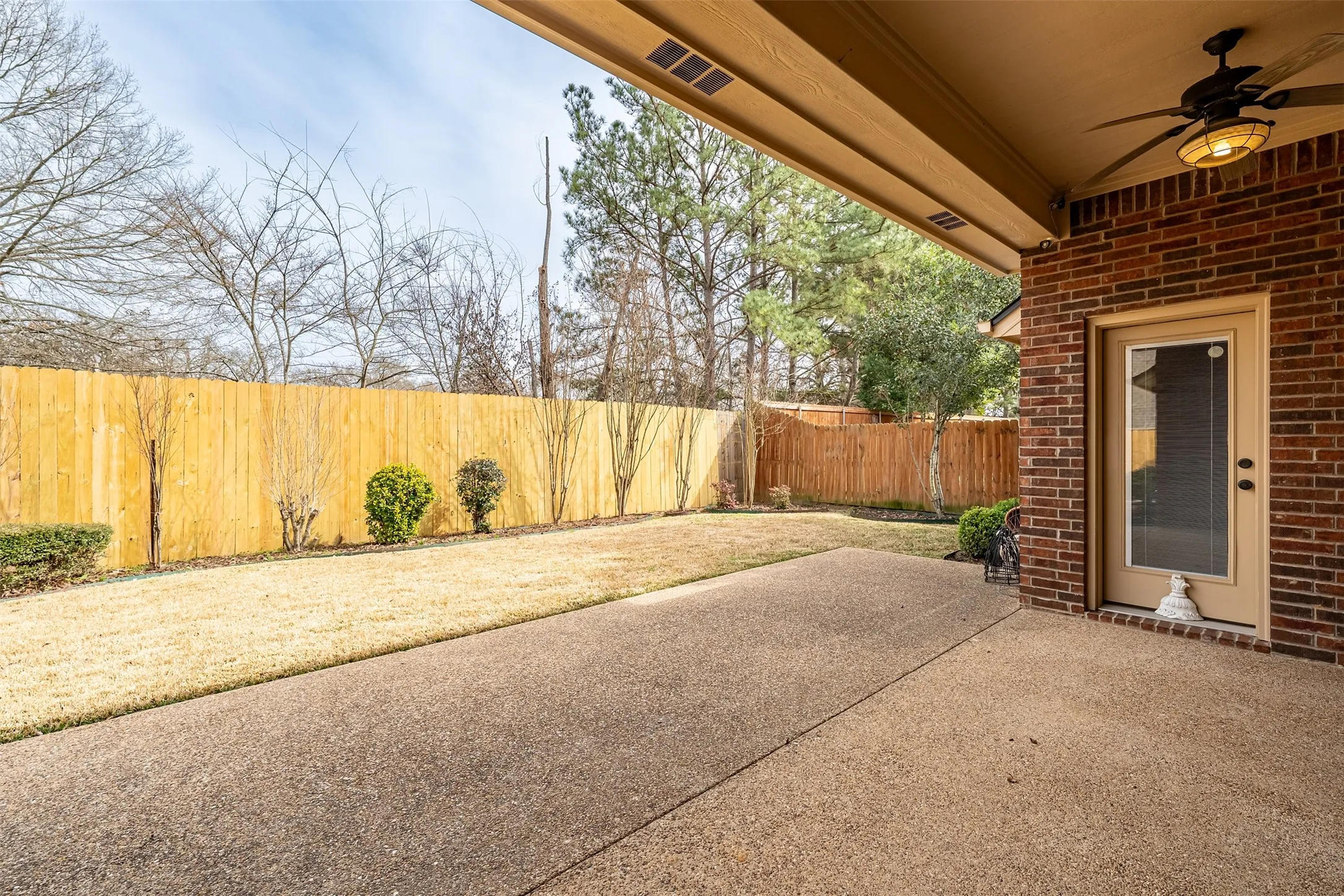 Single Family Residence For Sale in Smith County , 6526 Ashmore, Tyler, Texas 75703, 3 Bedroom, 3 Bathroom, 3 Garage spaces, 2,710 Sqft, built in 2006, mls#21367760, Real Estate Agent in Tyler, Homes For Sale in Smith county, Homes For Sale in Tyler, Realtor in Tyler Texas, Real Estate Brokerage Independent Realty Texas, Luminita Cordes Realtor
