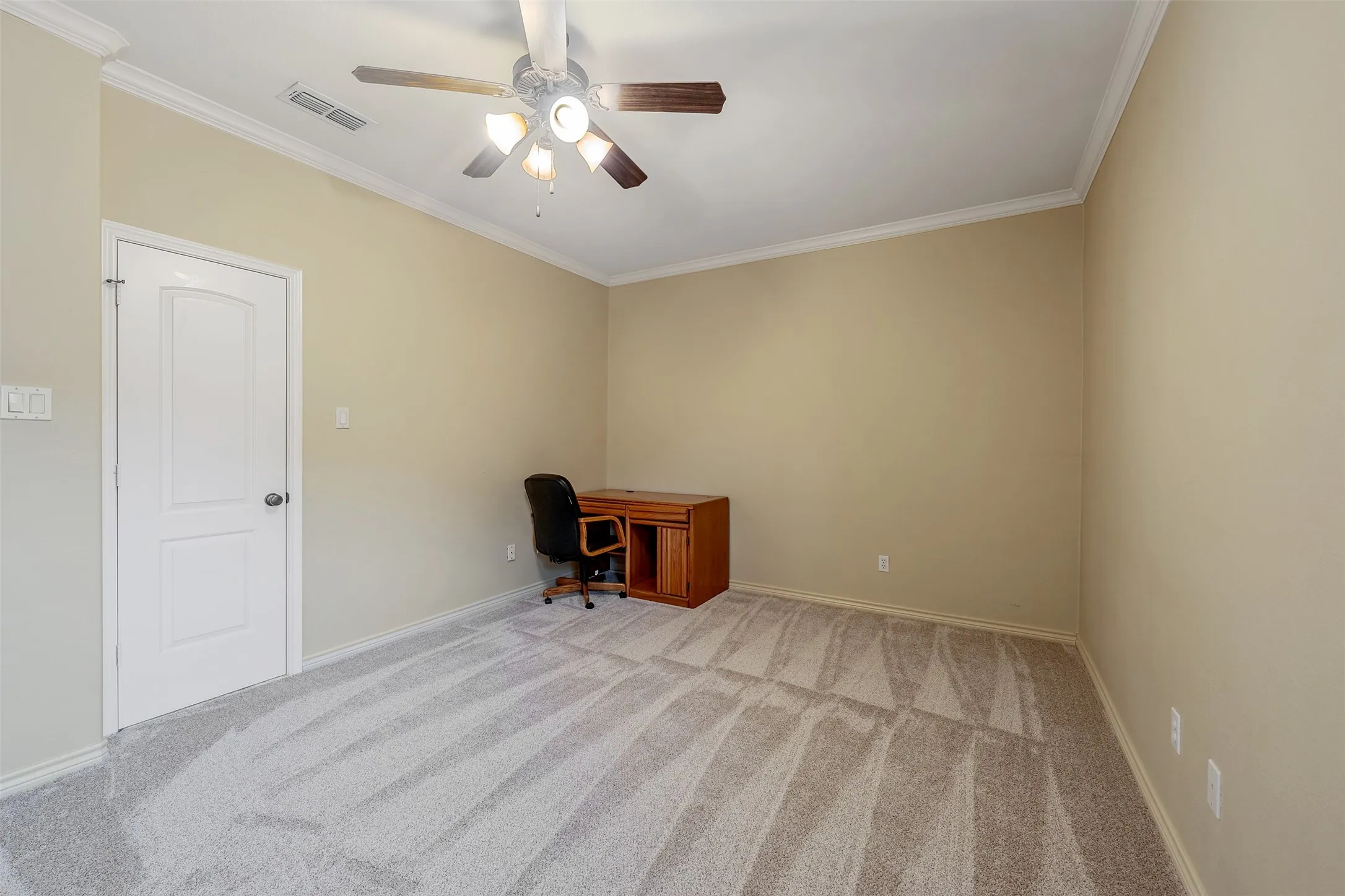 Single Family Residence For Sale in Smith County , 6526 Ashmore, Tyler, Texas 75703, 3 Bedroom, 3 Bathroom, 3 Garage spaces, 2,710 Sqft, built in 2006, mls#21367760, Real Estate Agent in Tyler, Homes For Sale in Smith county, Homes For Sale in Tyler, Realtor in Tyler Texas, Real Estate Brokerage Independent Realty Texas, Luminita Cordes Realtor