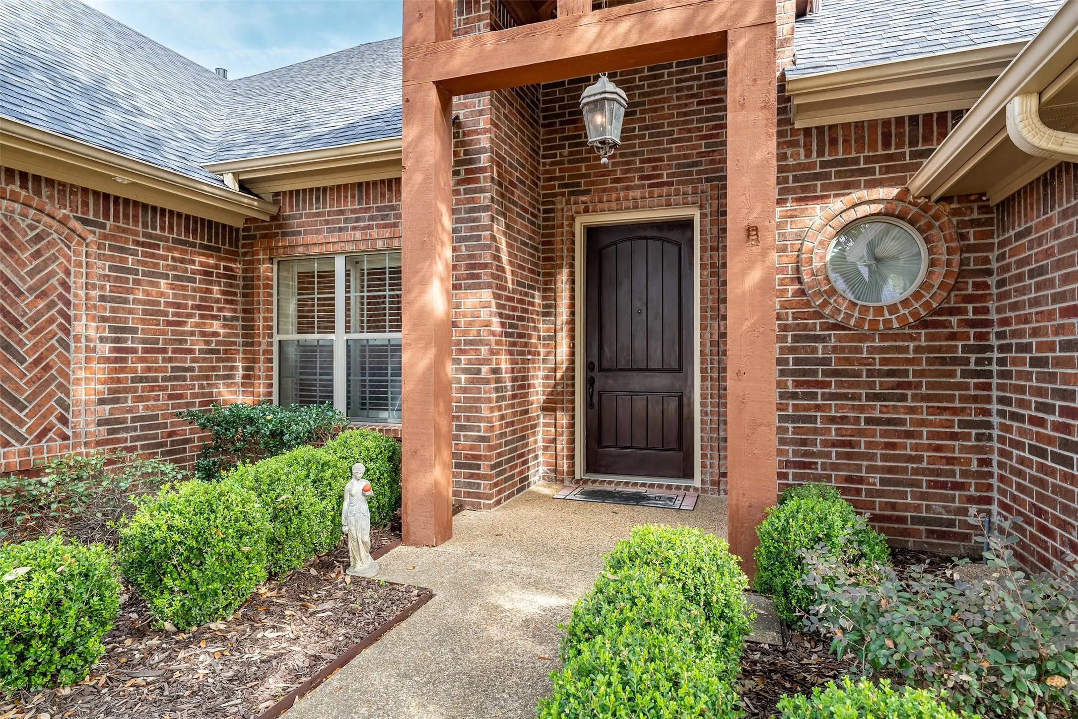 Single Family Residence For Sale in Smith County , 6526 Ashmore, Tyler, Texas 75703, 3 Bedroom, 3 Bathroom, 3 Garage spaces, 2,710 Sqft, built in 2006, mls#21367760, Real Estate Agent in Tyler, Homes For Sale in Smith county, Homes For Sale in Tyler, Realtor in Tyler Texas, Real Estate Brokerage Independent Realty Texas, Luminita Cordes Realtor